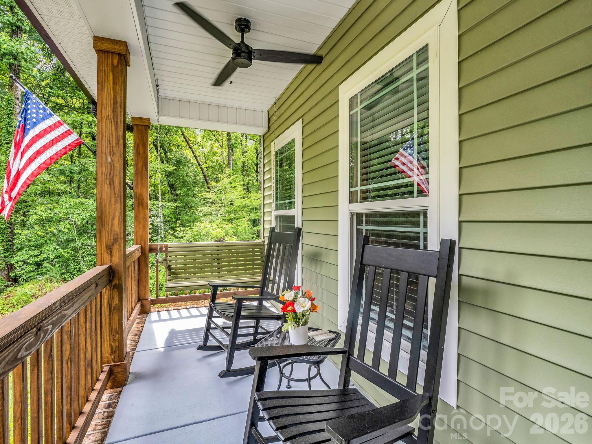 Single Family Residence at 905 Rolling Road, Lincolnton, photo 4 of 44