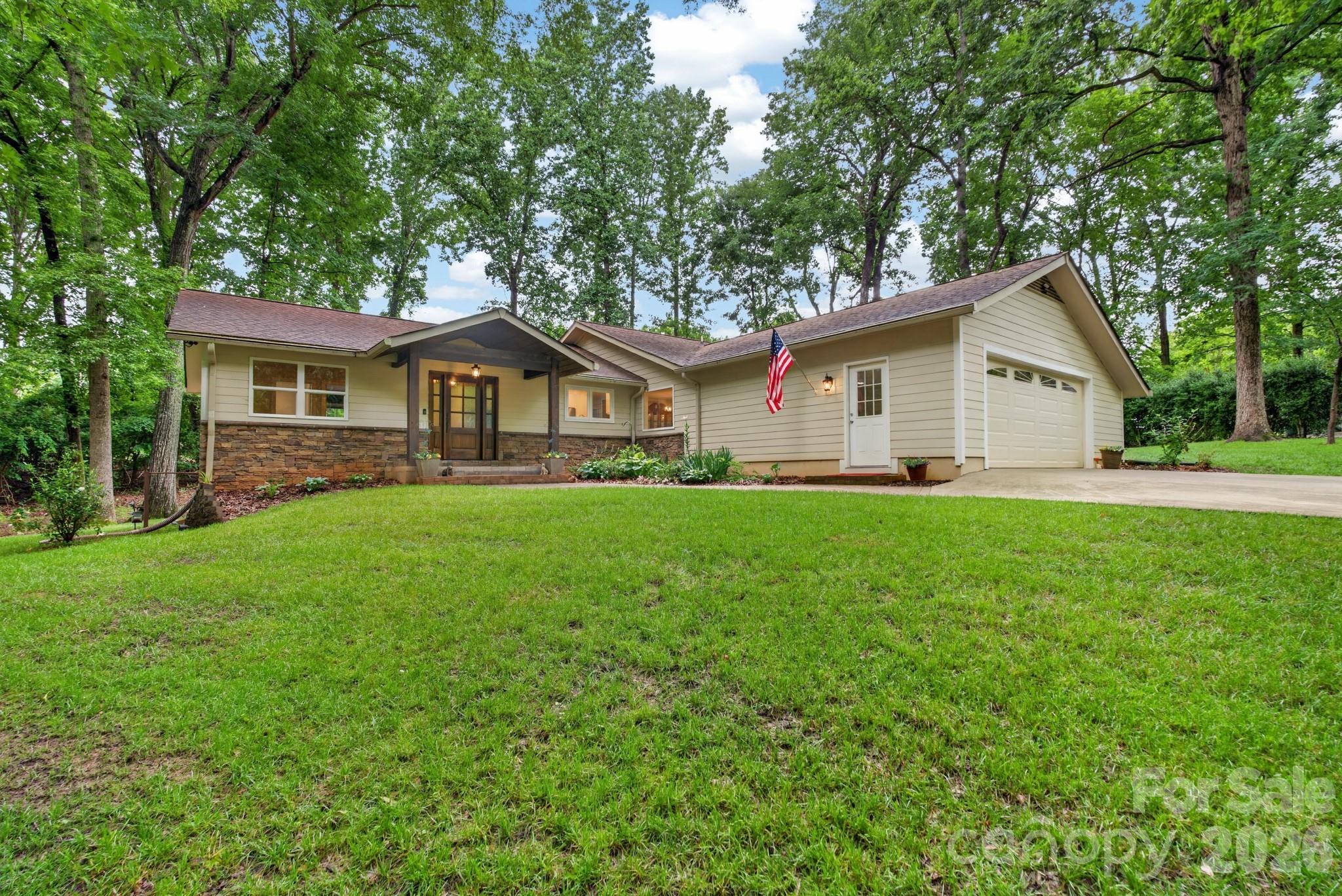 Single Family Residence at 64 Timberidge Drive, Clover, photo 2 of 48