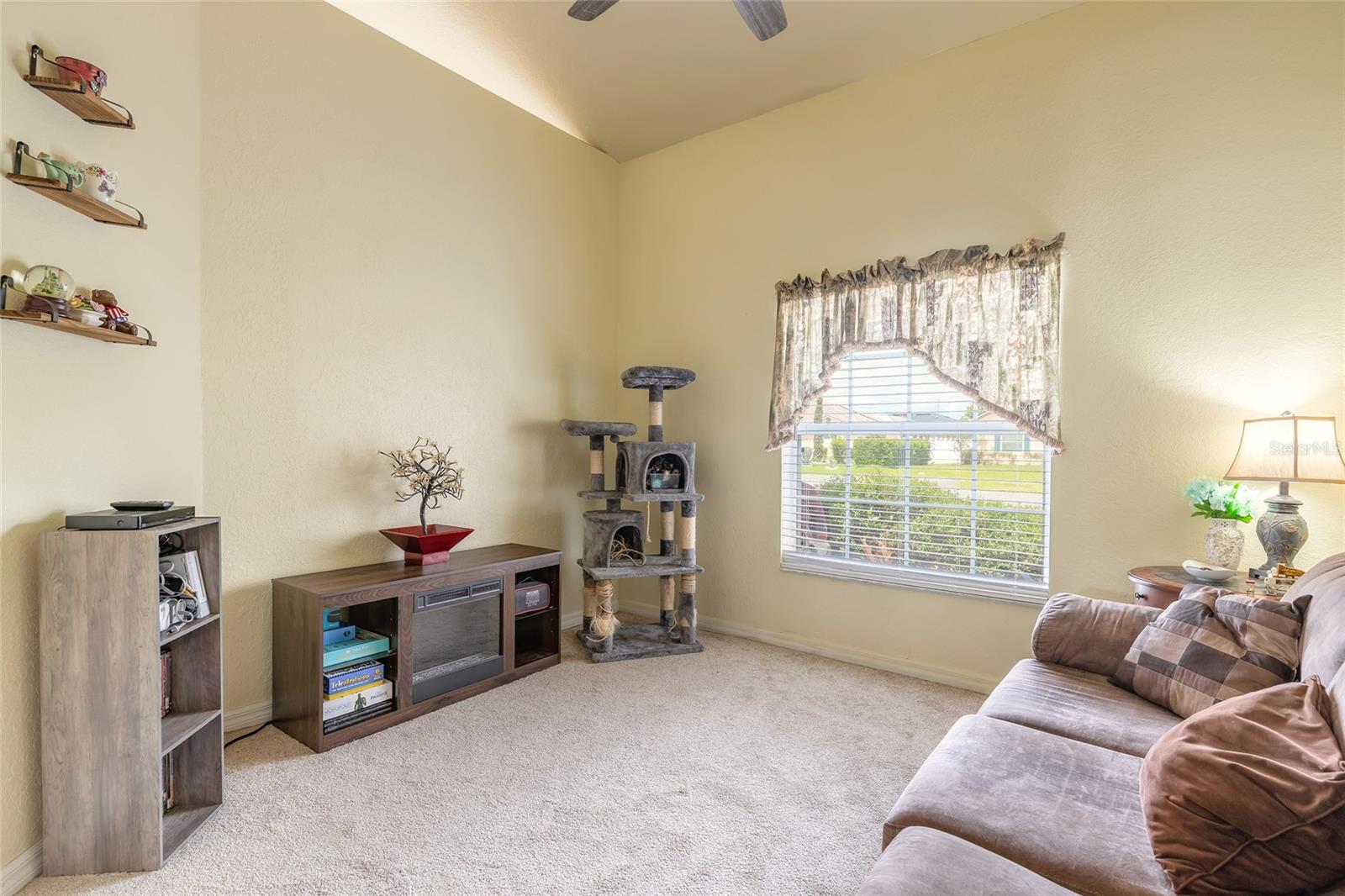 Single Family Residence at 8 LAMOYNE LN, PALM COAST, photo 20 of 48