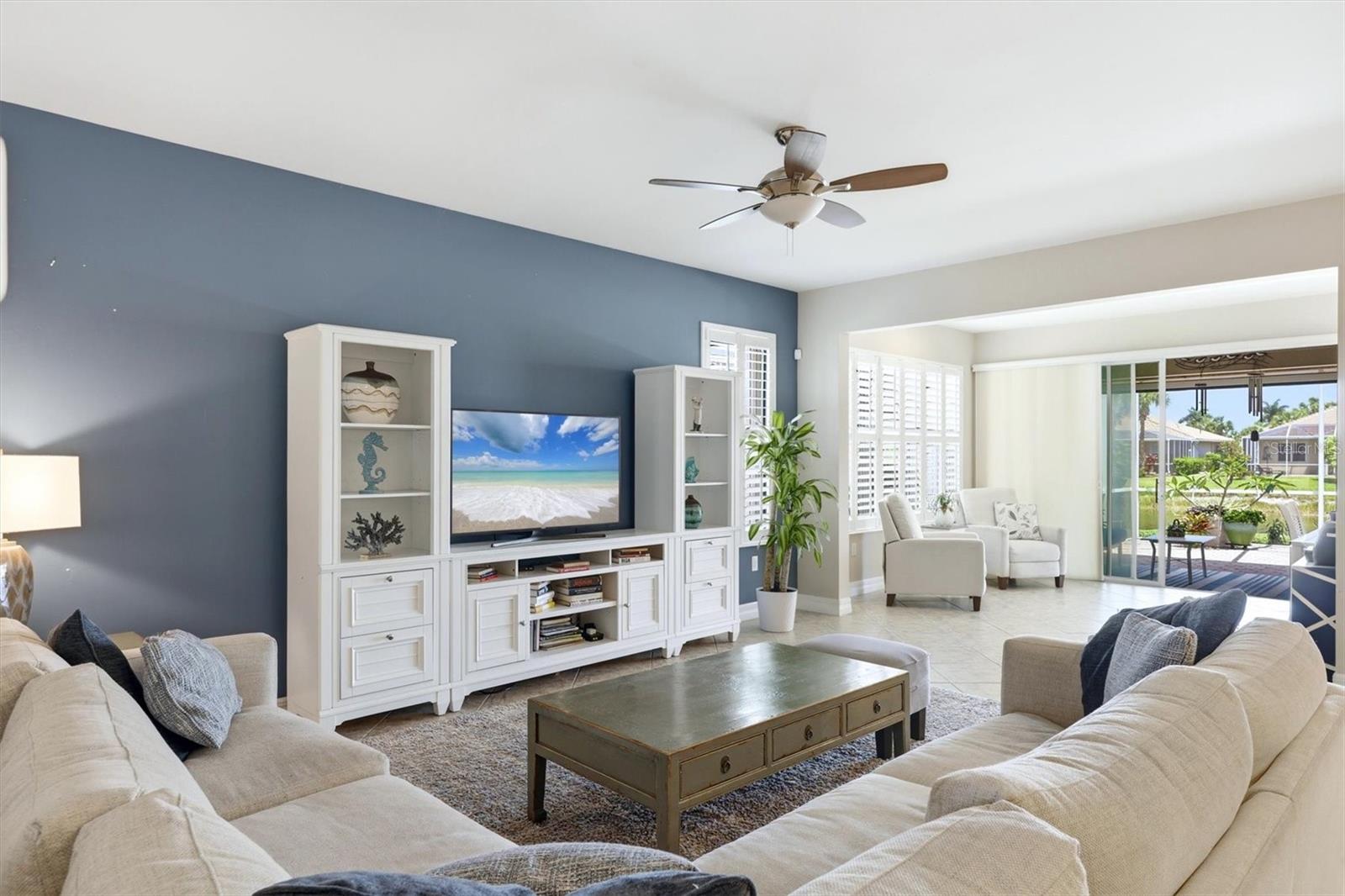 Living Room - 19454 RIZZUTO ST, VENICE