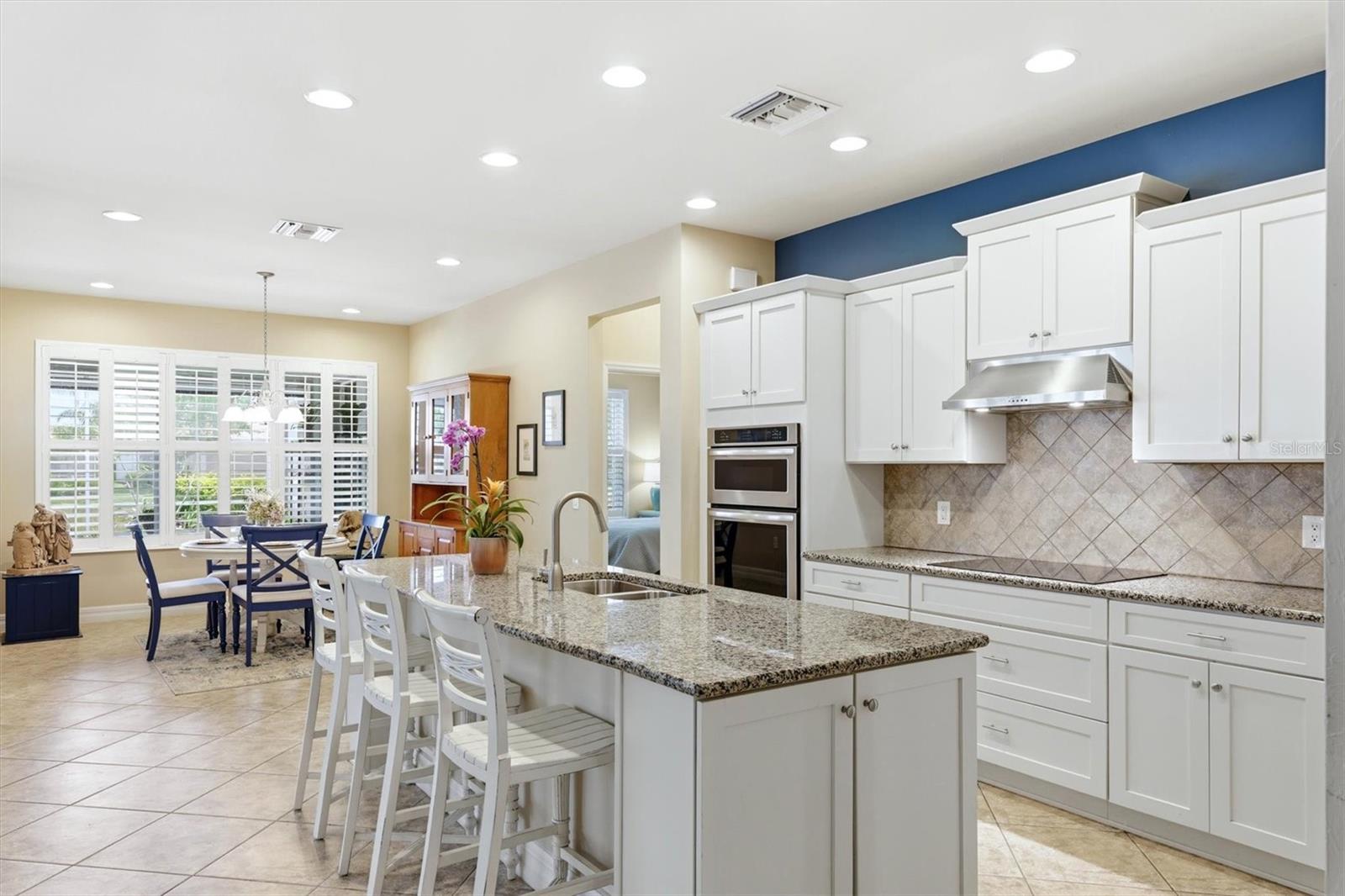 Open Kitchen - 19454 RIZZUTO ST, VENICE