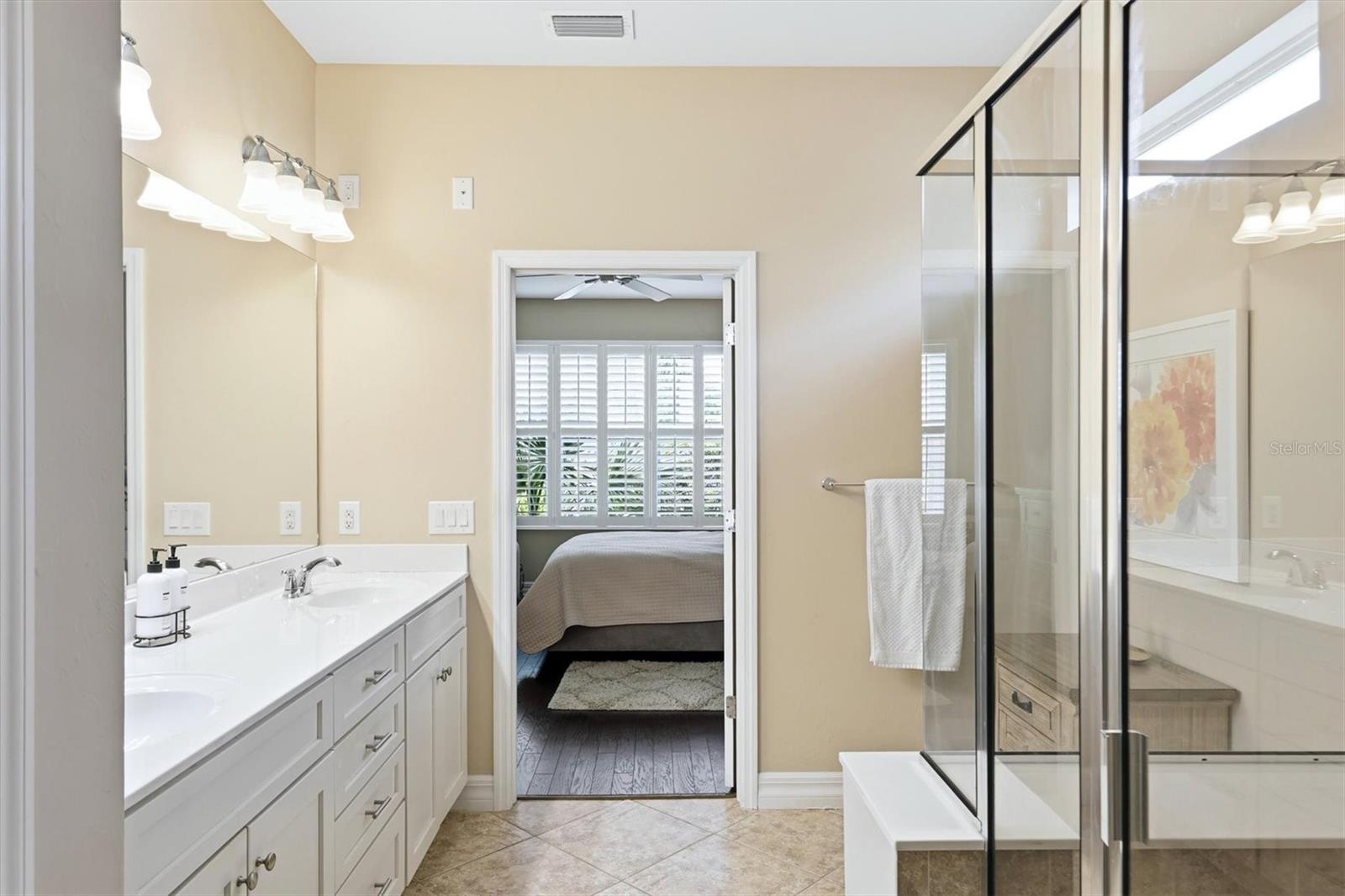 Master En-Suite Bathroom - 19454 RIZZUTO ST, VENICE