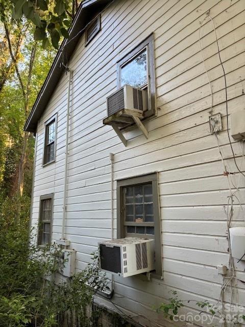 Triplex at 930 S Miller Street, Gastonia, photo 12 of 24