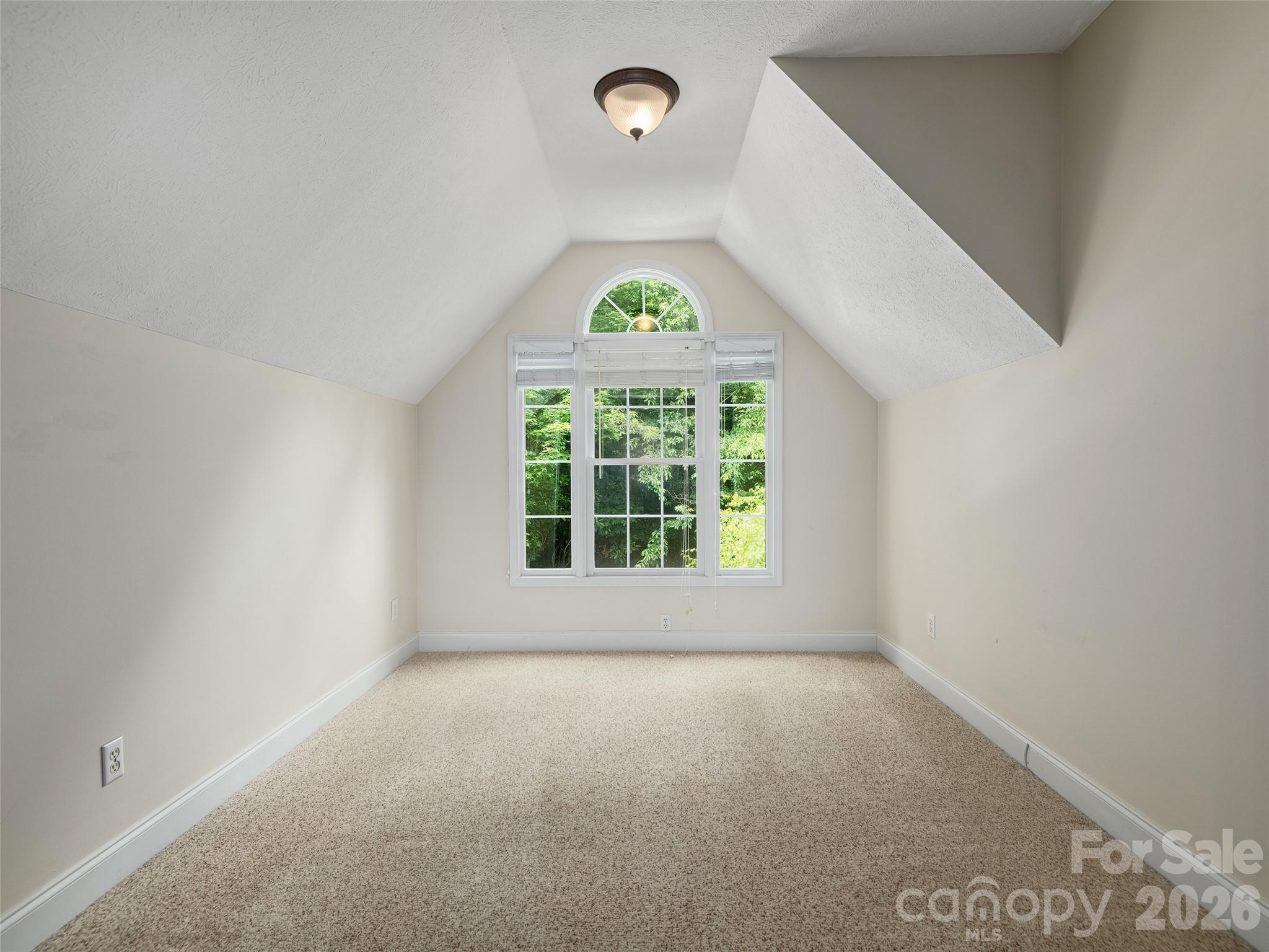 Sitting area in primary bedroom - 48 Smokemont Drive, Arden
