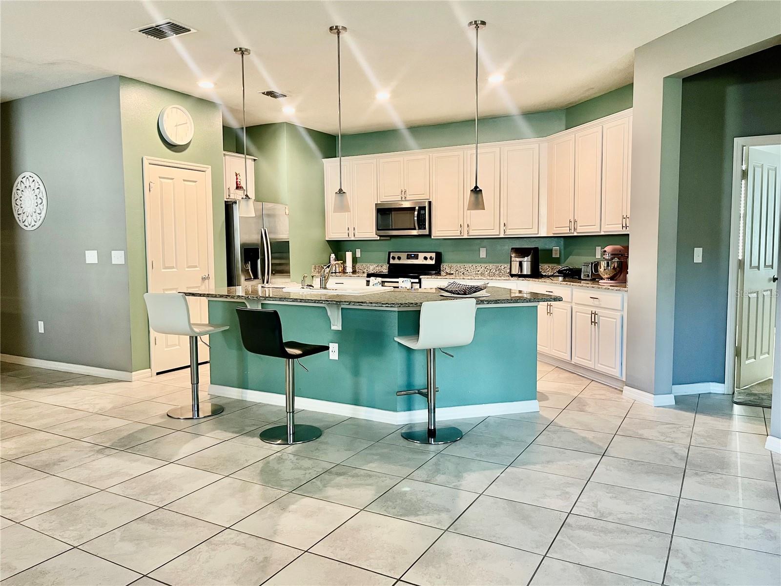 Single Family Residence at 2860 BOATING BLVD, KISSIMMEE, photo 5 of 44