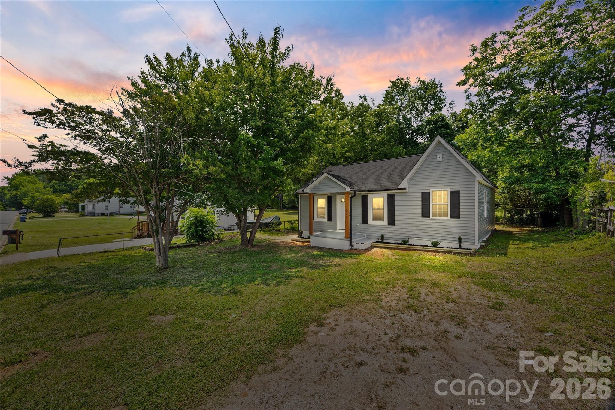 Single Family Residence at 604 Mauney Avenue, Kings Mountain, photo 3 of 32