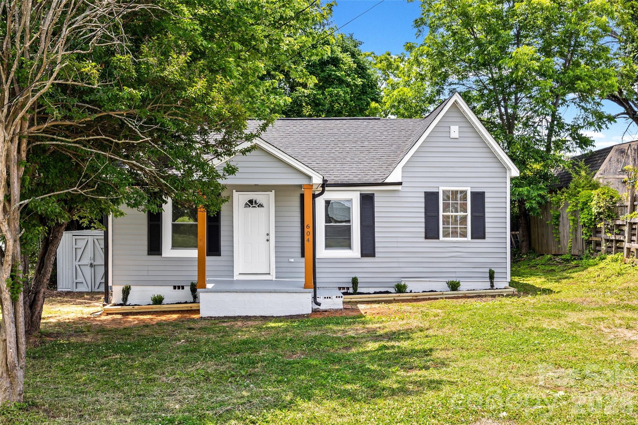 Single Family Residence at 604 Mauney Avenue, Kings Mountain, photo 4 of 32