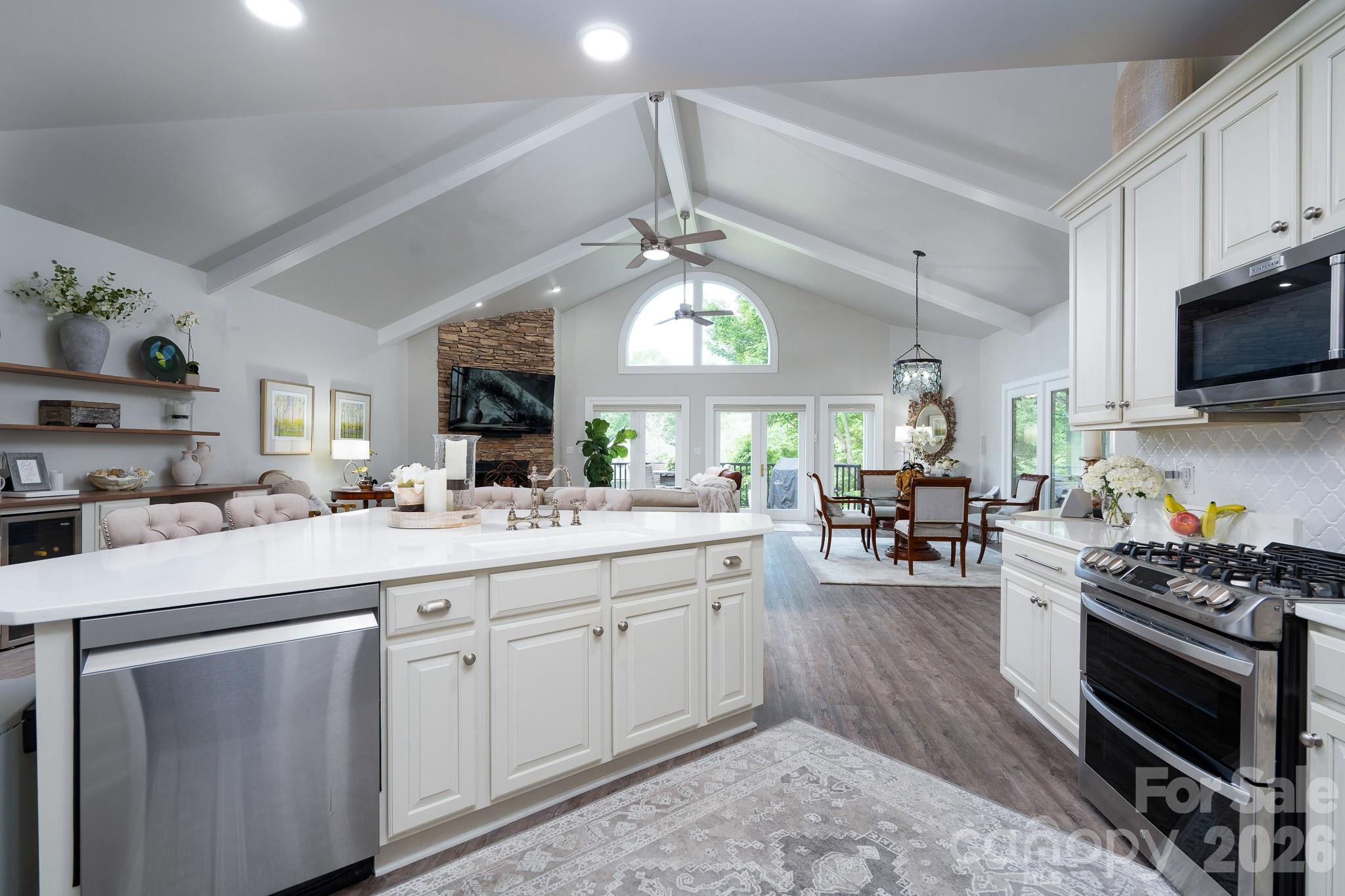 Kitchen - 444 Millingport Lane, New London