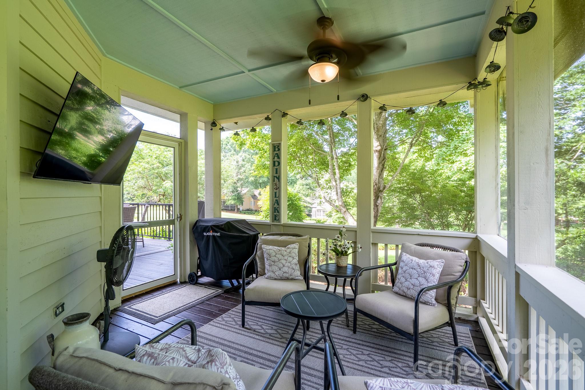 Screened Porch - 444 Millingport Lane, New London