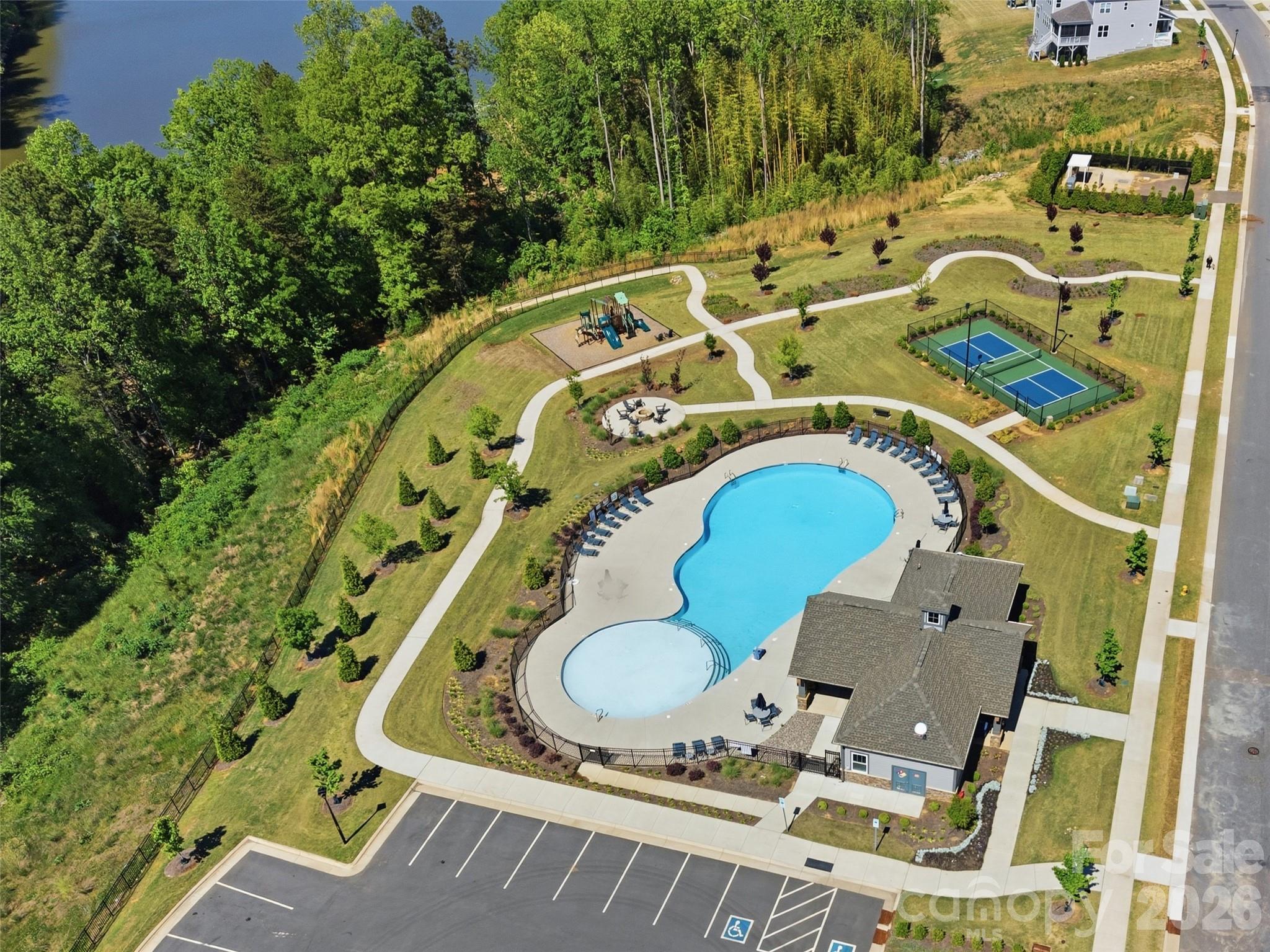 Lakeside Neighborhood Amenities - 134 Winterberry Street, Mooresville