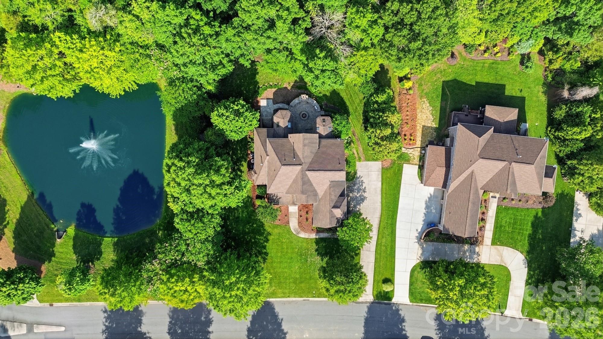 Single Family Residence at 2016 Autumn Blossom Lane, Waxhaw, photo 2 of 48