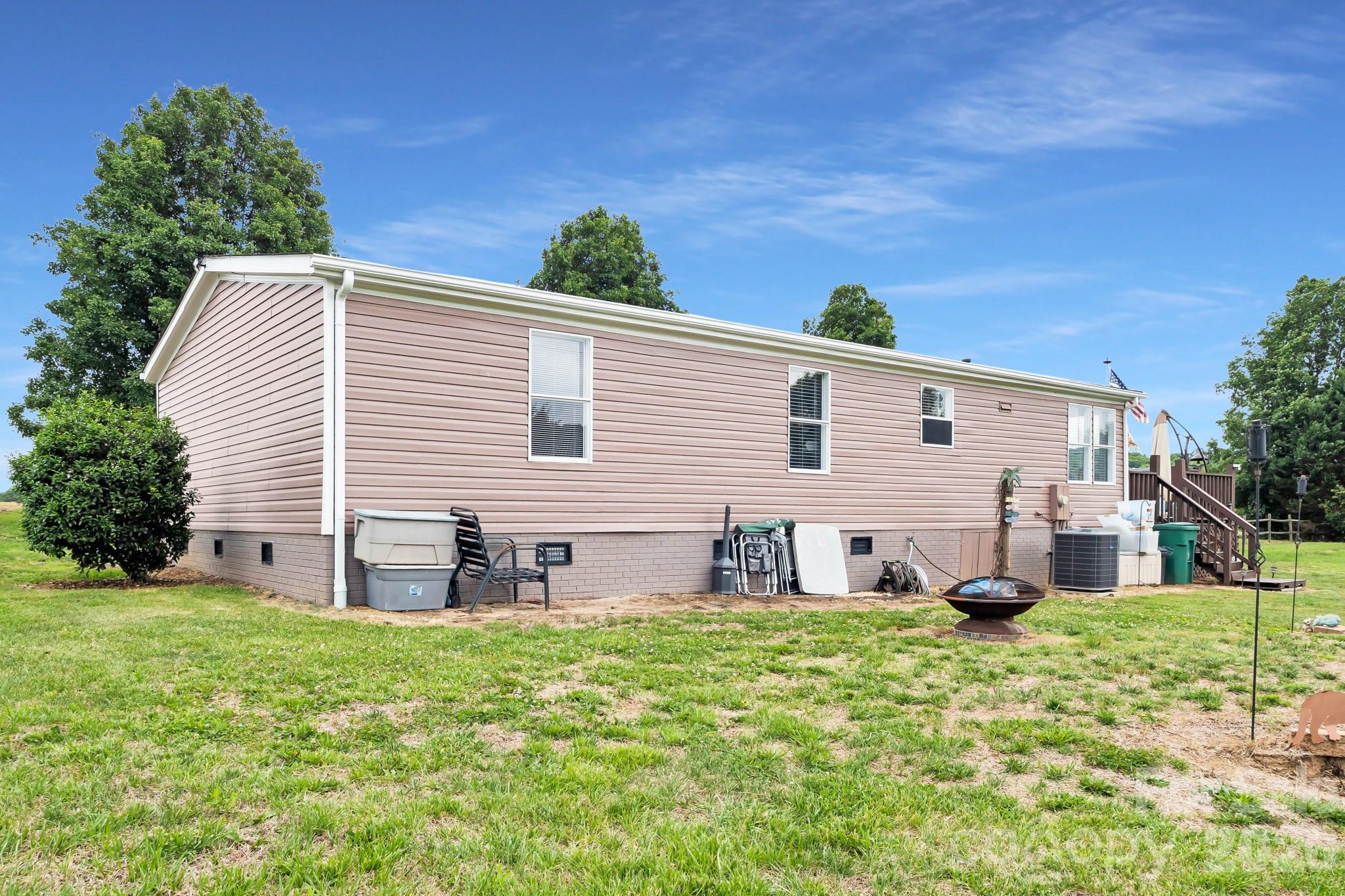 Single Family Residence at 1677 Jennings Road, Olin, photo 4 of 24
