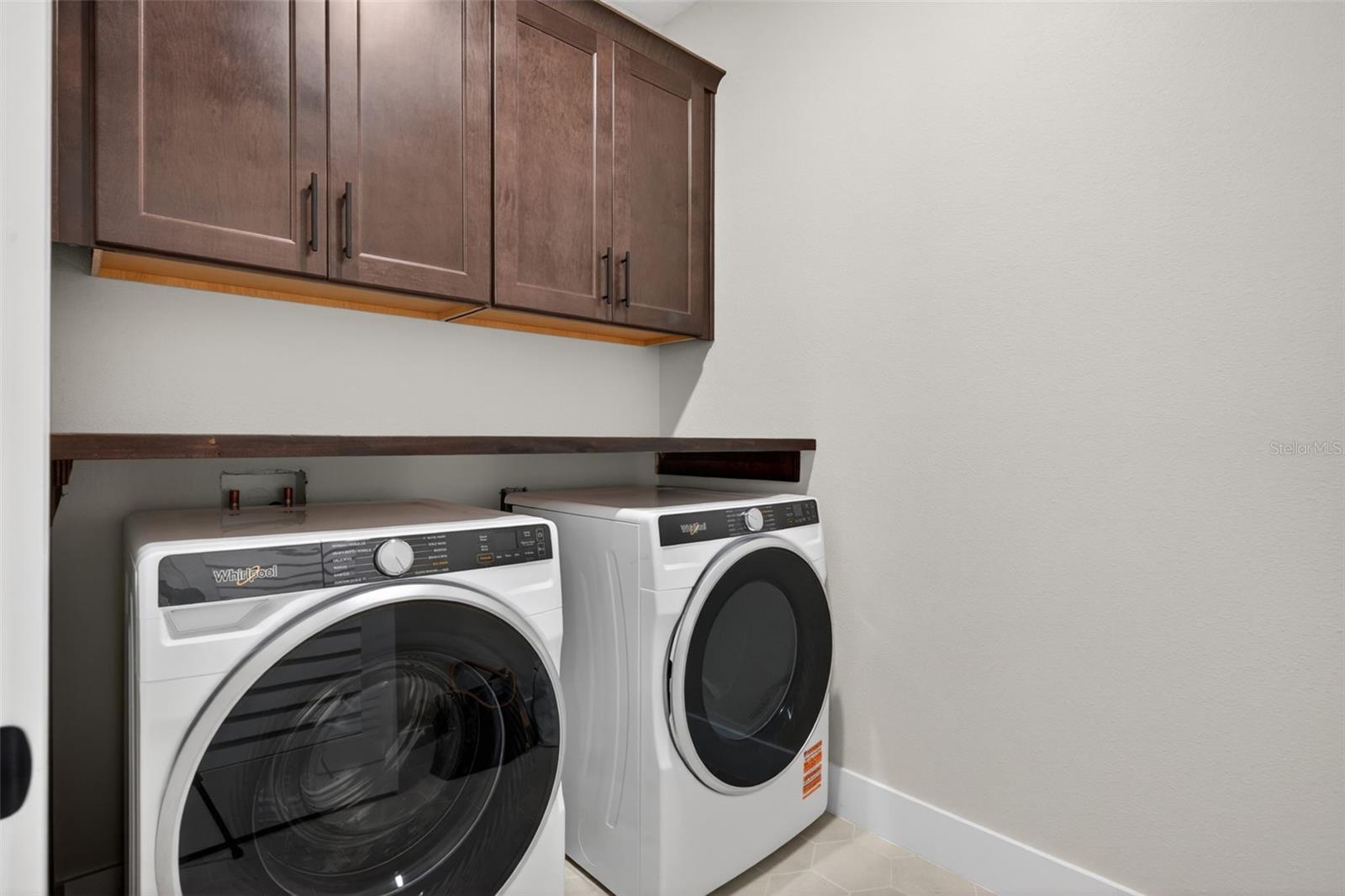 Laundry Room with Gas dryer - 12938 PINNACLE LN, VENICE