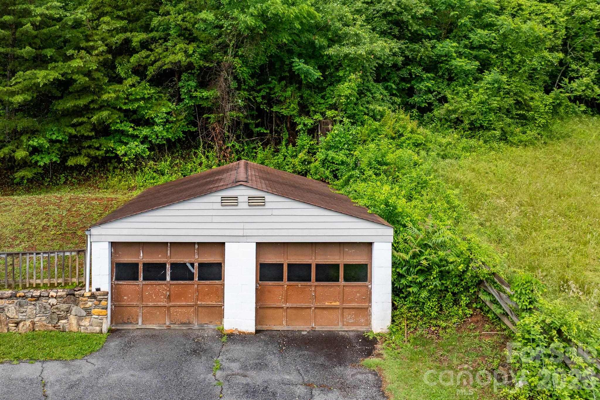 Single Family Residence at 302 Sprinkle Branch Road, Marshall, photo 12 of 38