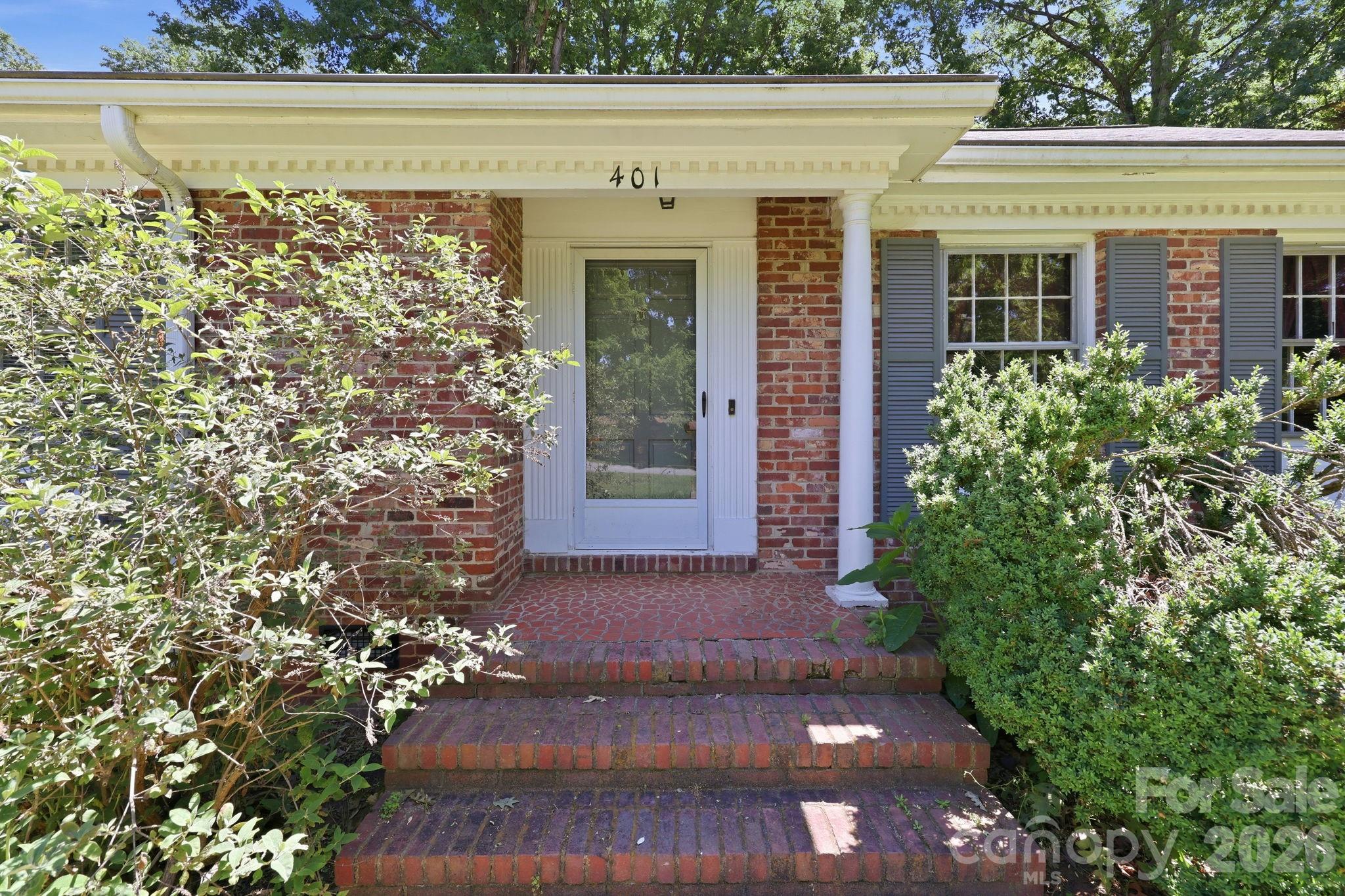 Single Family Residence at 401 White Oaks Drive, Salisbury, photo 5 of 18