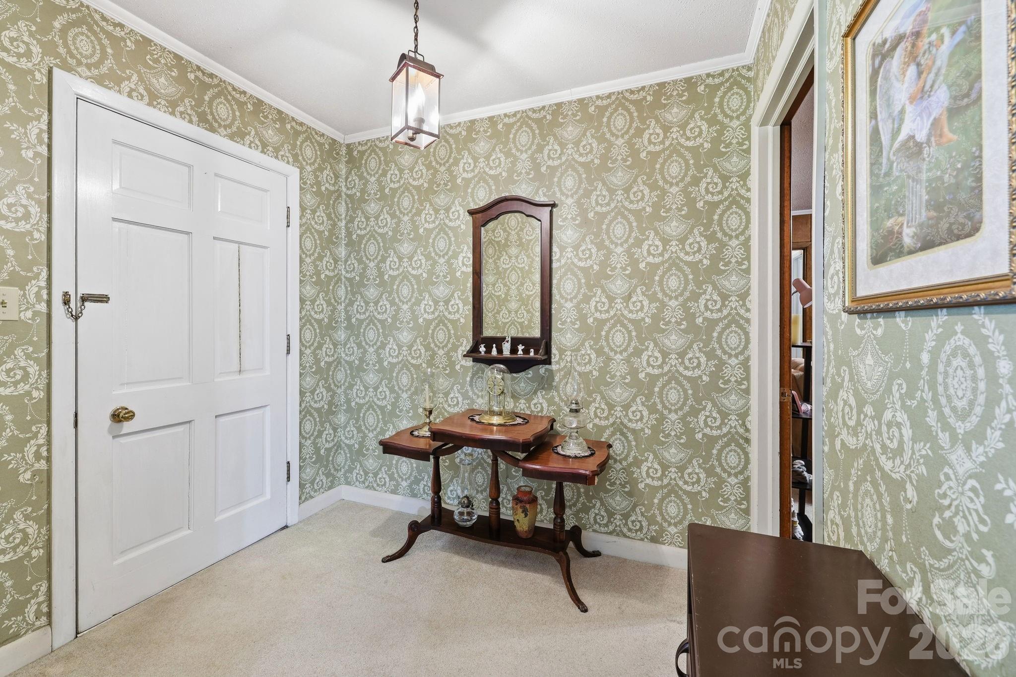 Single Family Residence at 401 White Oaks Drive, Salisbury, photo 6 of 18