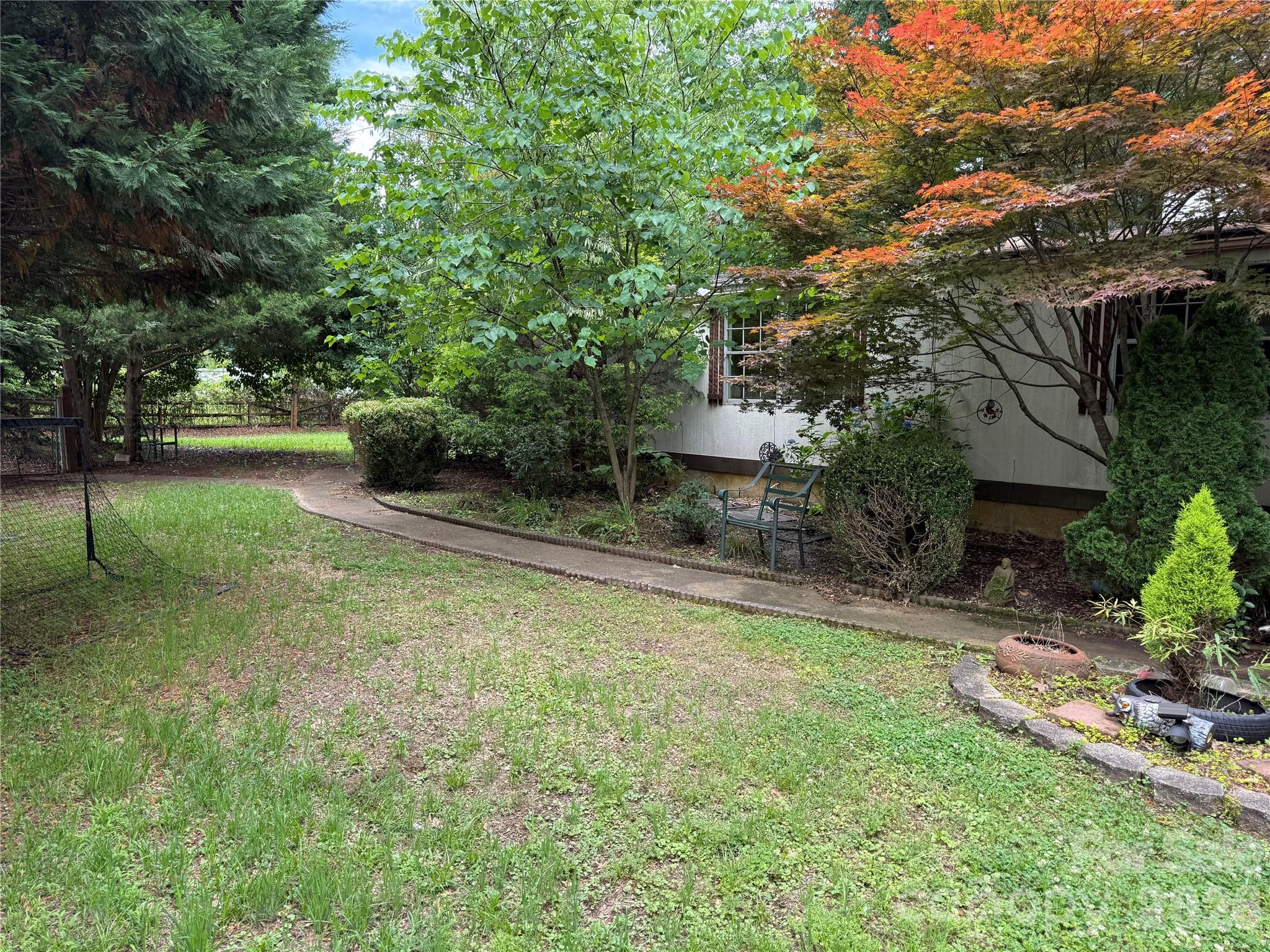 Single Family Residence at 188 Forest Drive, Fort Mill, photo 6 of 45