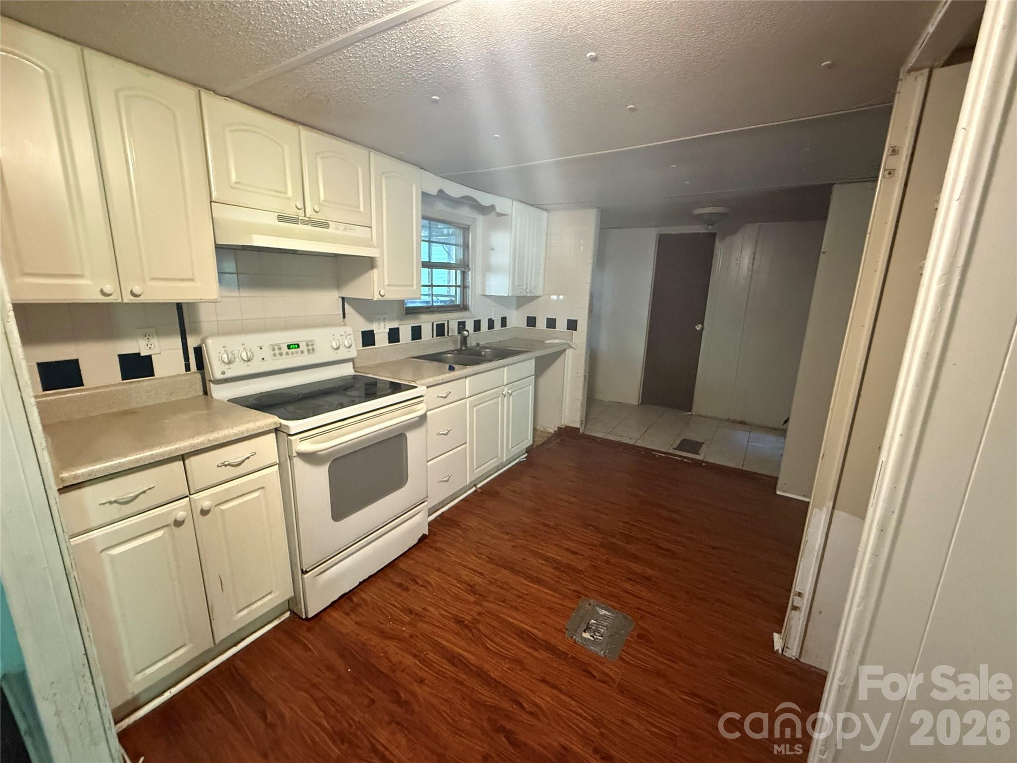 Single Family Residence at 188 Forest Drive, Fort Mill, photo 28 of 45