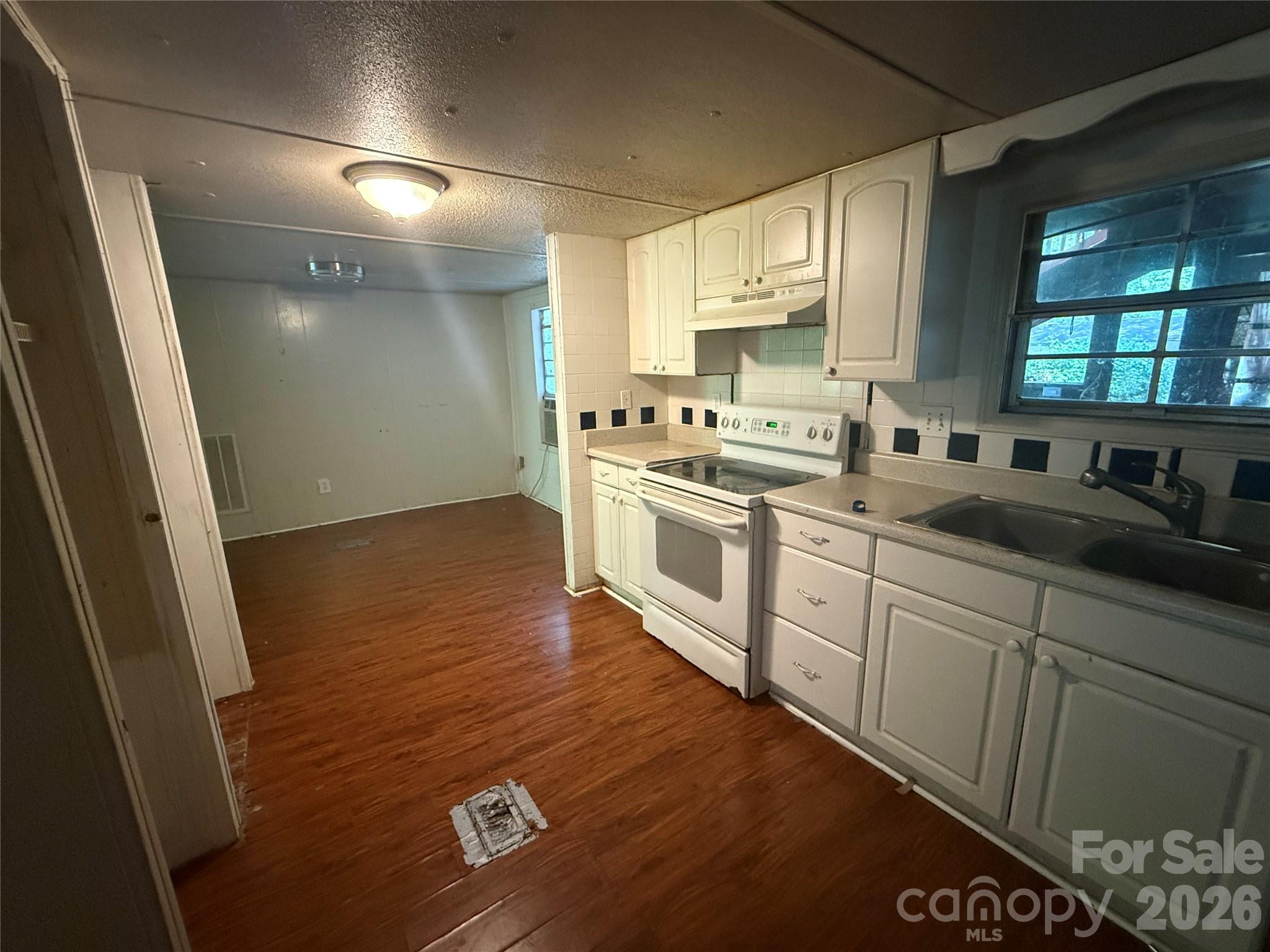 Single Family Residence at 188 Forest Drive, Fort Mill, photo 29 of 45