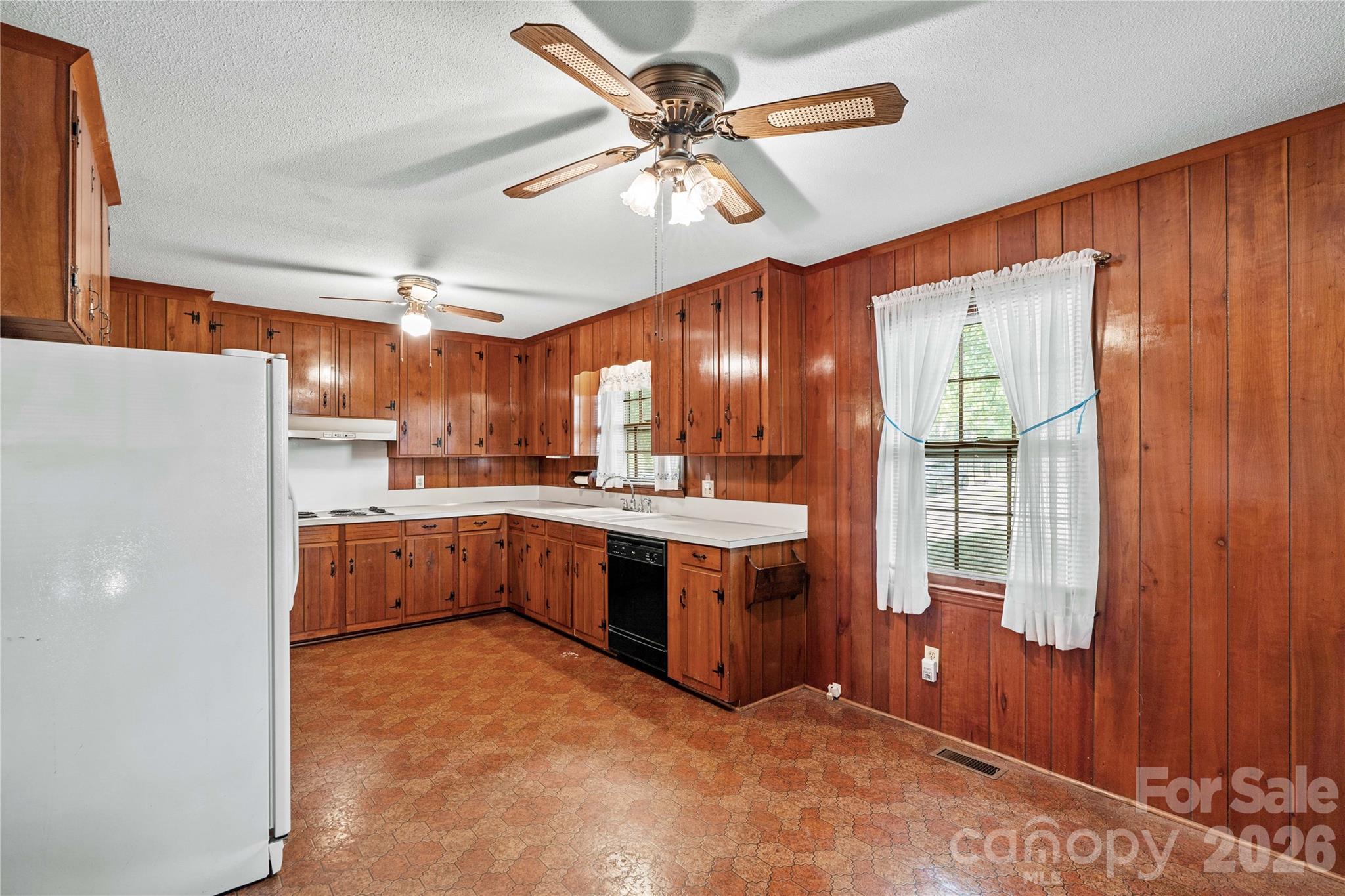 Single Family Residence at 1059 Shearers Road, Mooresville, photo 16 of 48