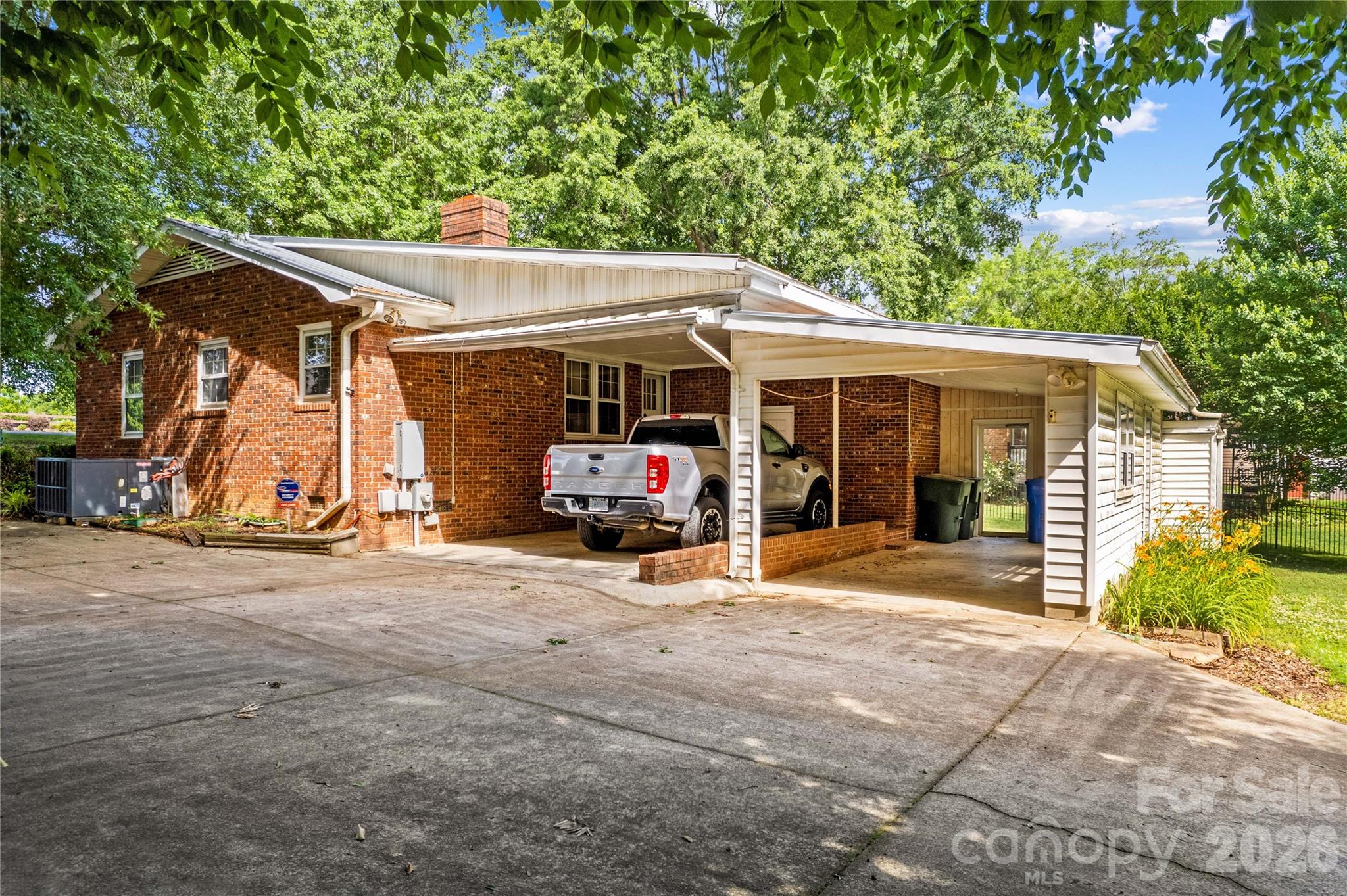 Single Family Residence at 1059 Shearers Road, Mooresville, photo 5 of 48