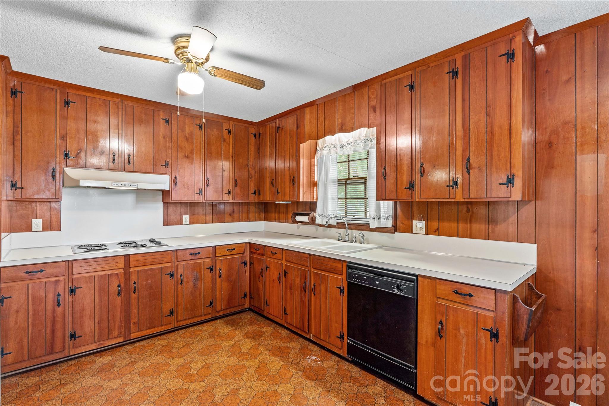 Single Family Residence at 1059 Shearers Road, Mooresville, photo 14 of 48