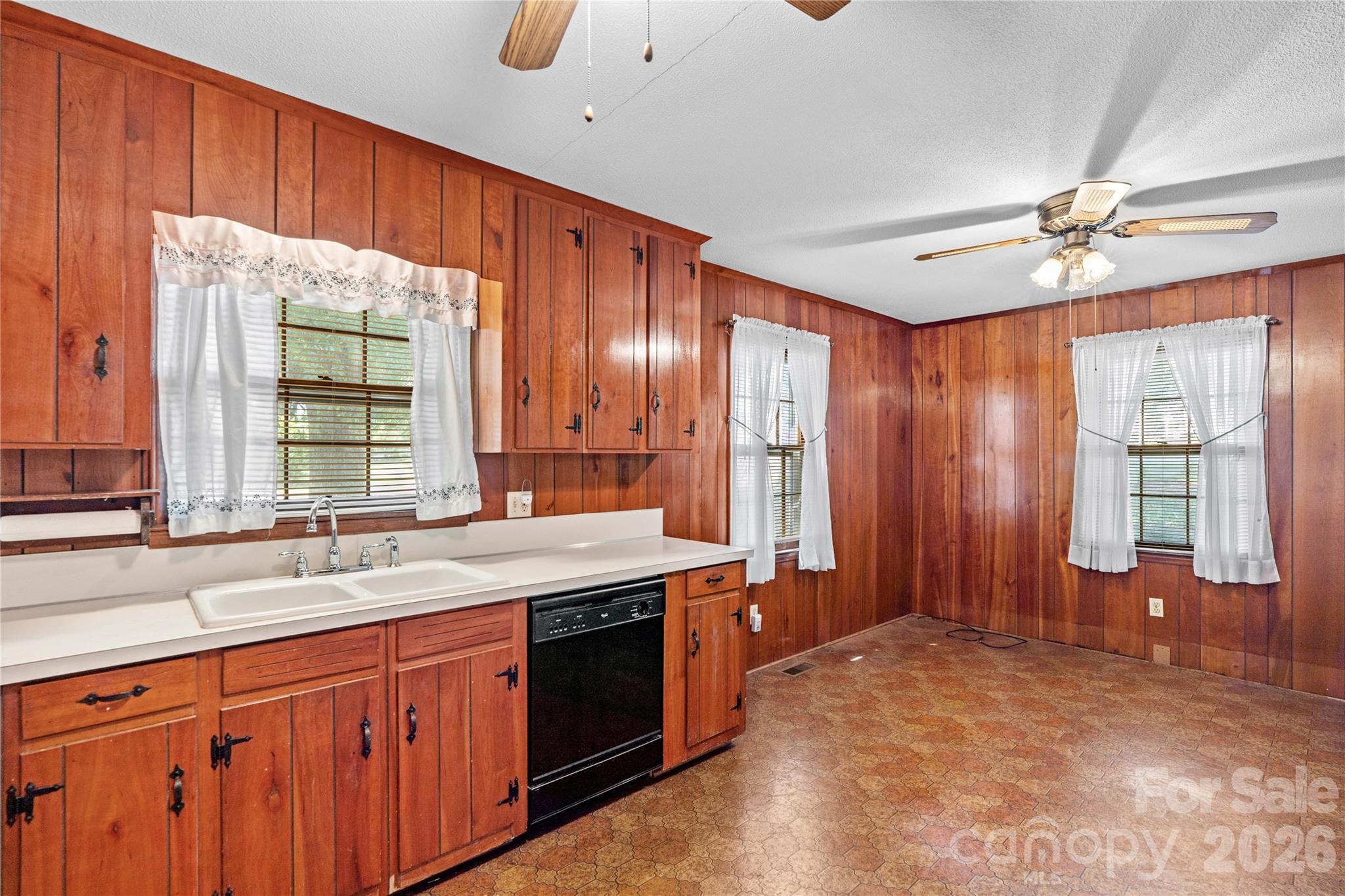 Single Family Residence at 1059 Shearers Road, Mooresville, photo 17 of 48