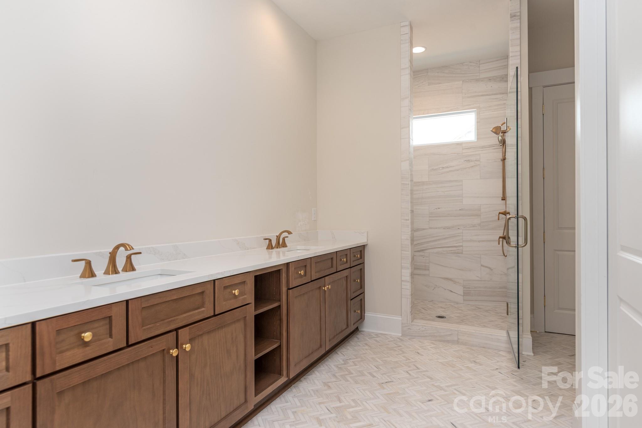 Single Family Residence at 13006 Hazelbrook Lane, Cornelius, photo 17 of 48