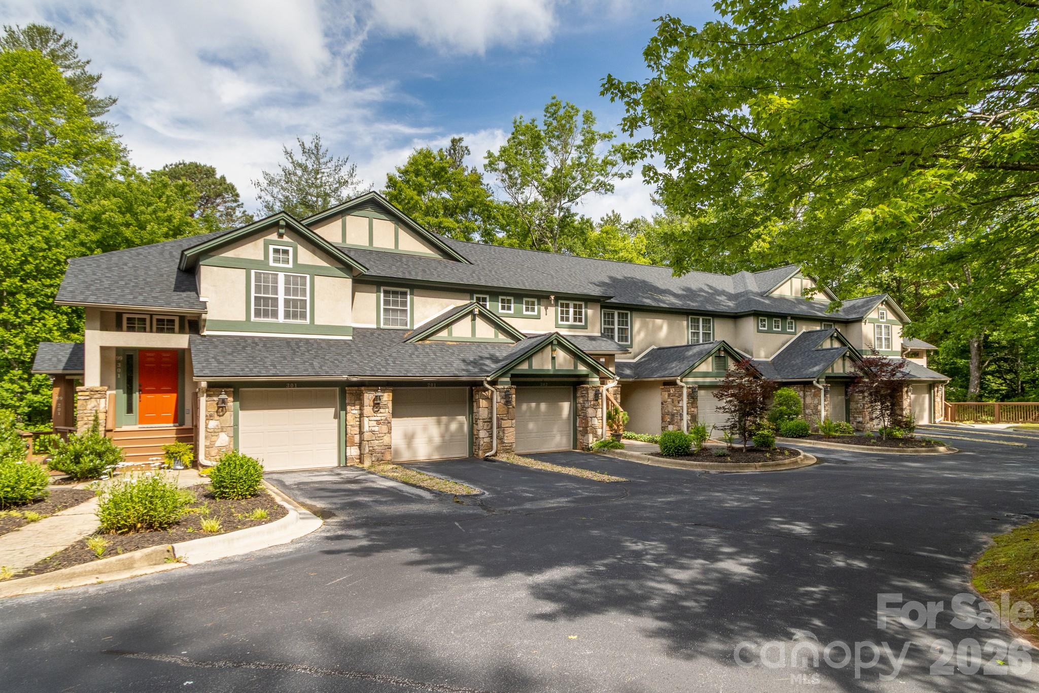 99 Ridgetop Circle
