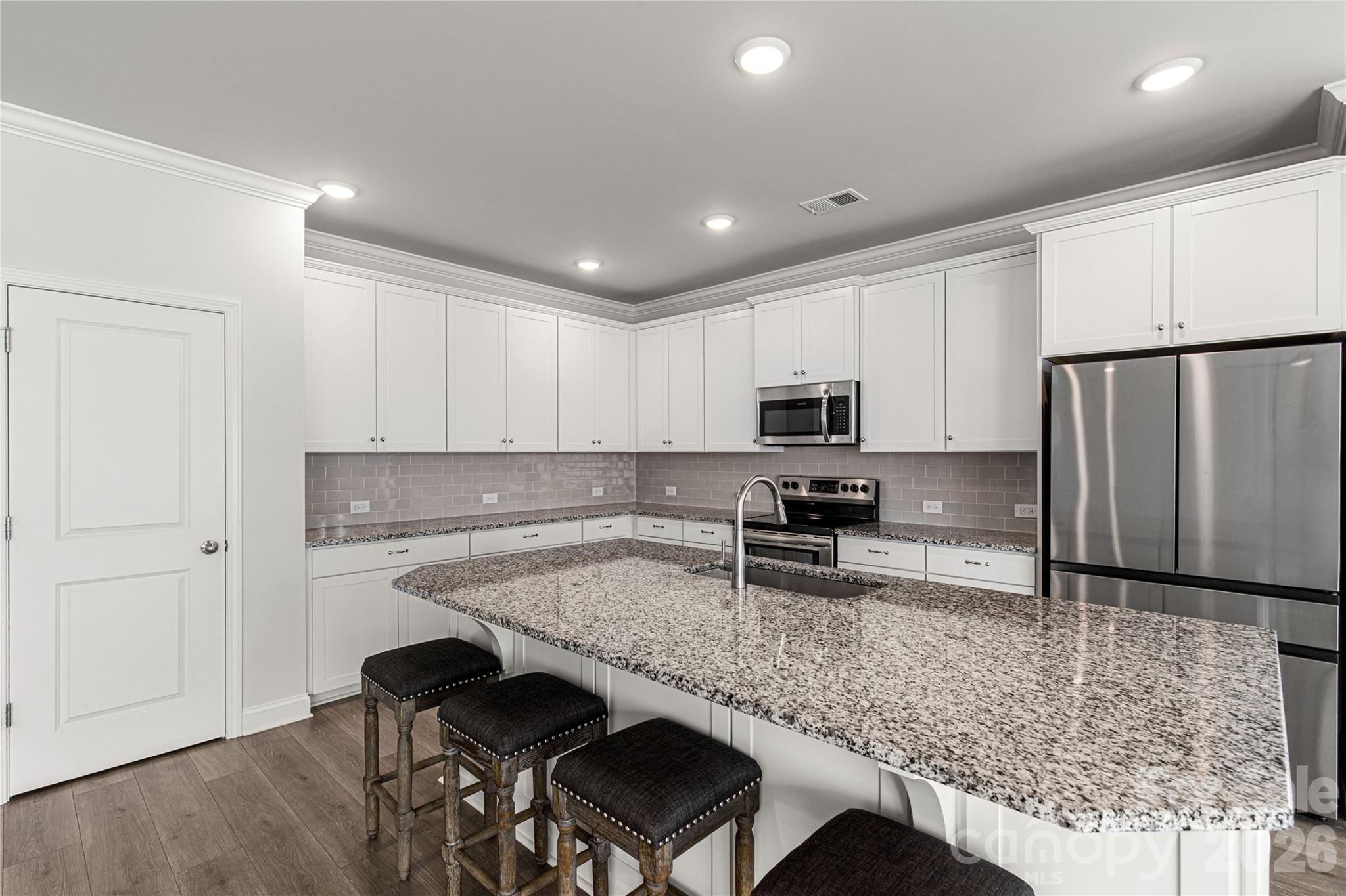 Large kitchen with pantry - 1025 Ansley Park Drive, Indian Land