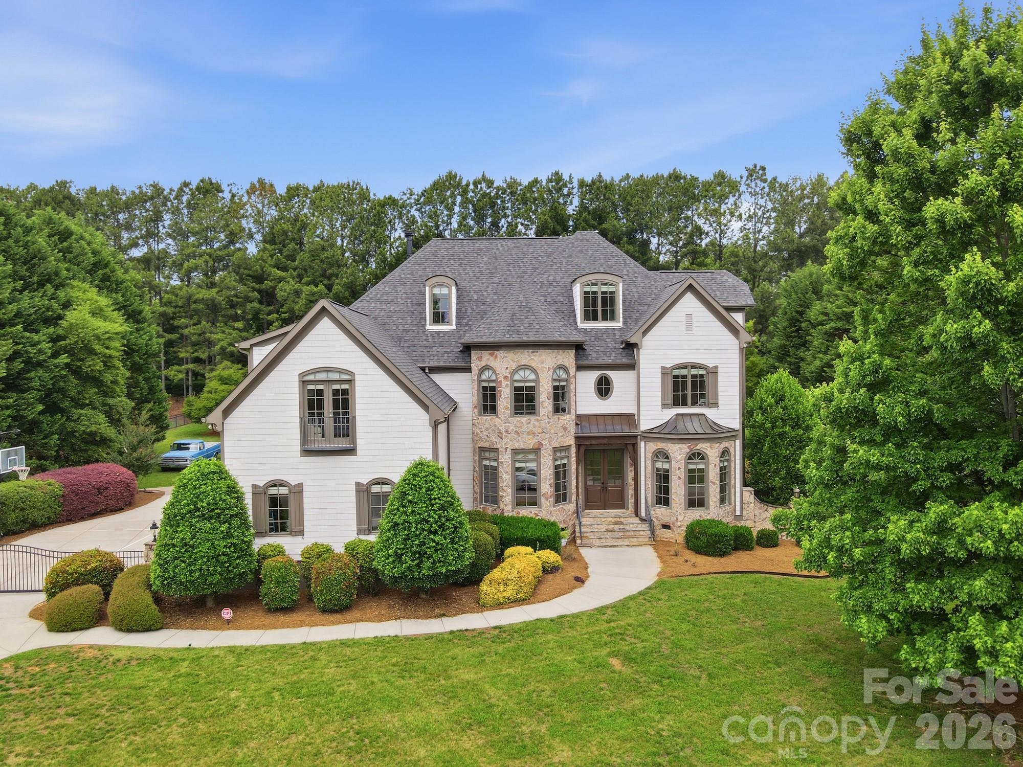 Single Family Residence at 105 Quincy Court, Mooresville, photo 2 of 47