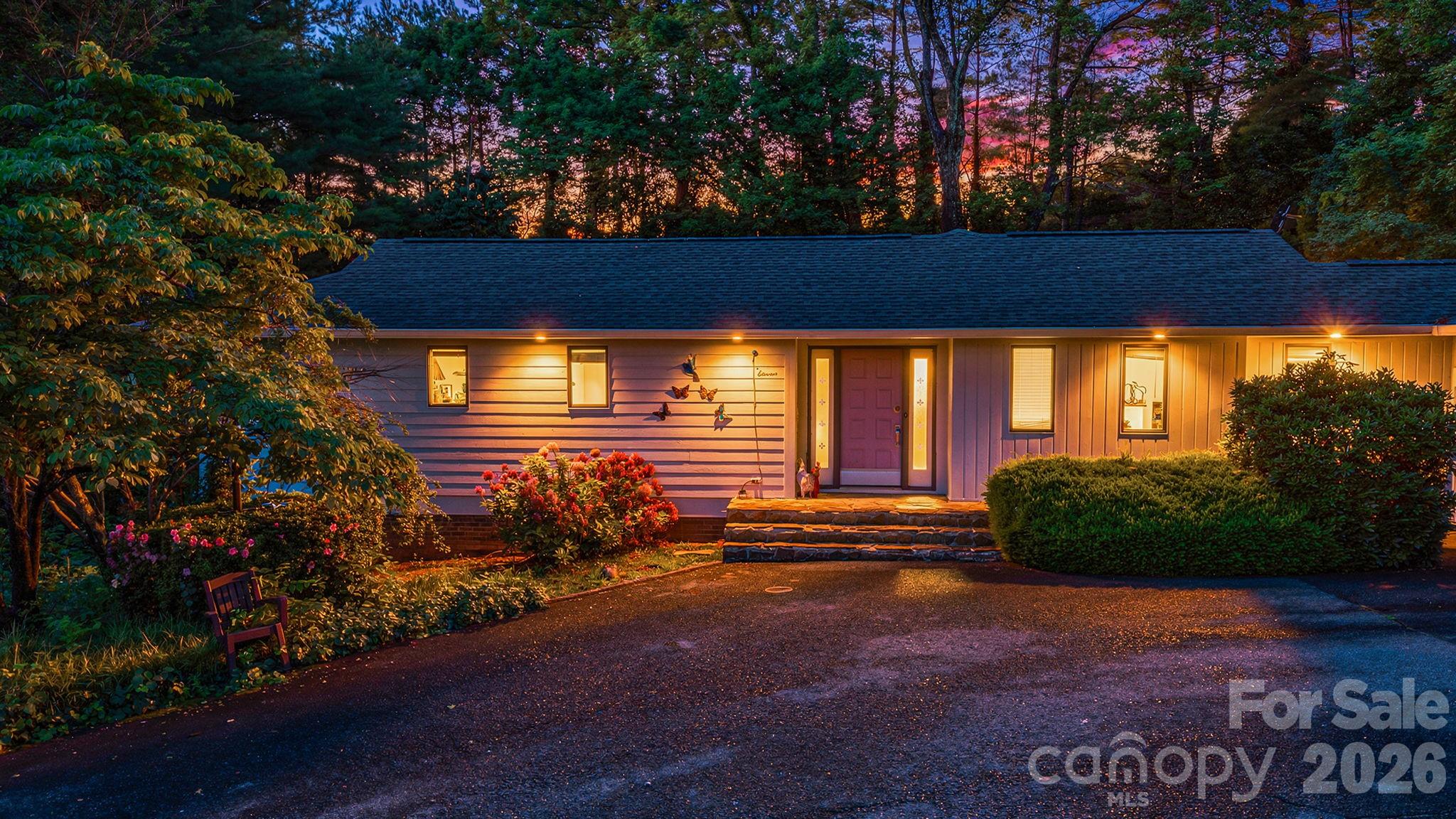 Welcome Home to Hendersonville! - 11 Beaumont Drive, Hendersonville