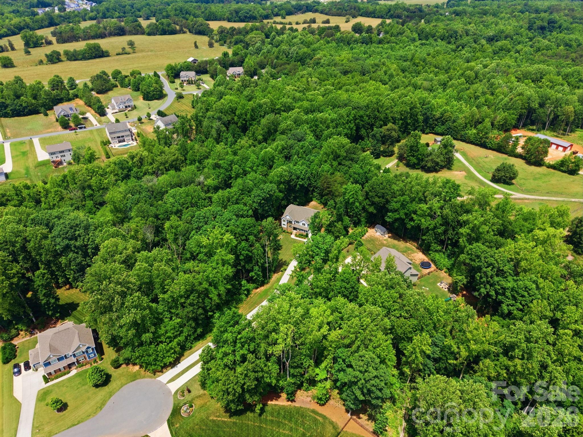 Single Family Residence at 125 Sweet Grass Lane, Mooresville, photo 4 of 44