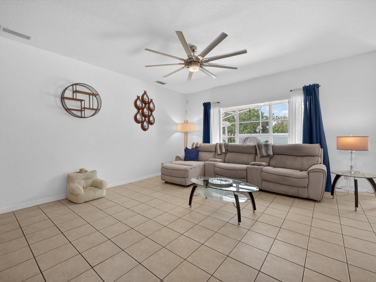 Spacious Family Room - 2596 SAND HILL POINT CIR, DAVENPORT