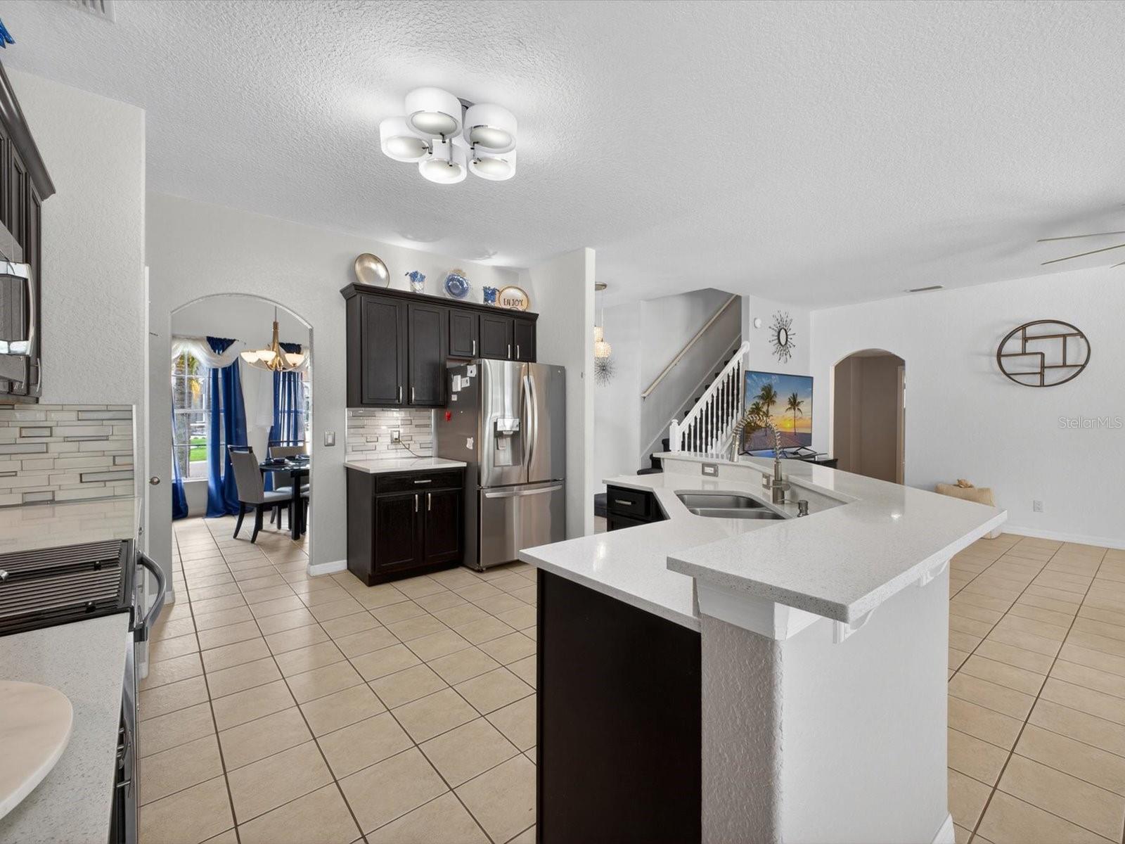Large open kitchen - 2596 SAND HILL POINT CIR, DAVENPORT