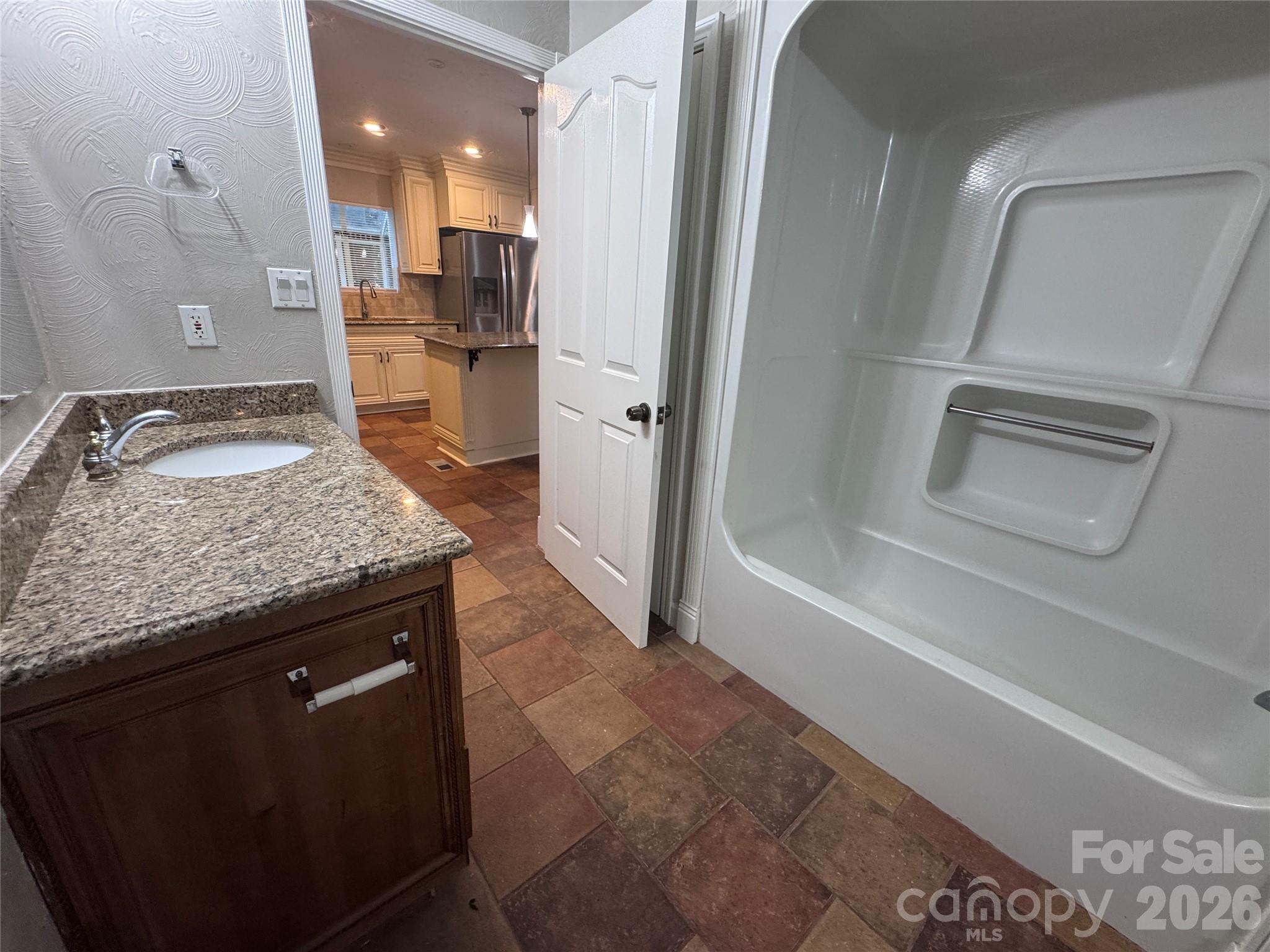 Guest Full Bath - 21123 Rio Oro Drive, Cornelius