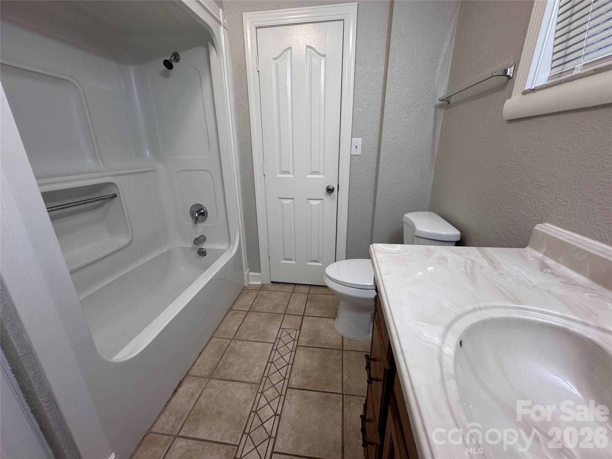 Upstairs Bathroom - 21123 Rio Oro Drive, Cornelius