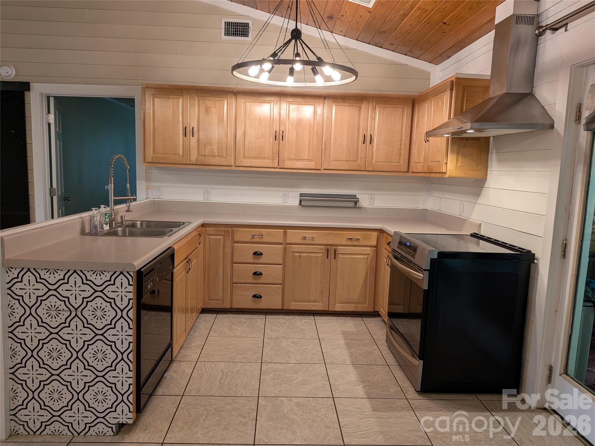 Single Family Residence at 59 Ck Cabin Drive, Hot Springs, photo 18 of 47