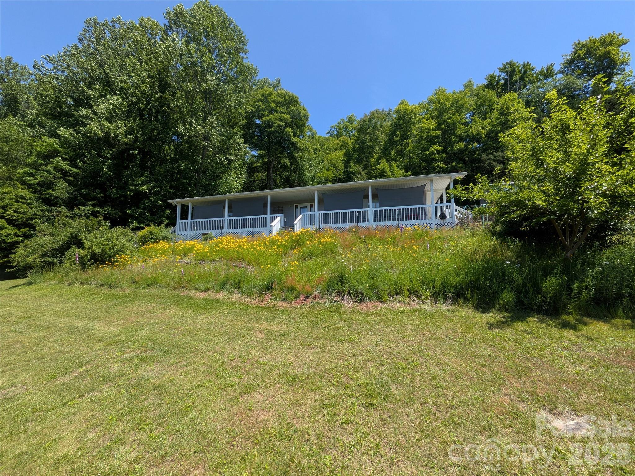 Pick your own flowers and watch the butterflies! - 59 Ck Cabin Drive, Hot Springs