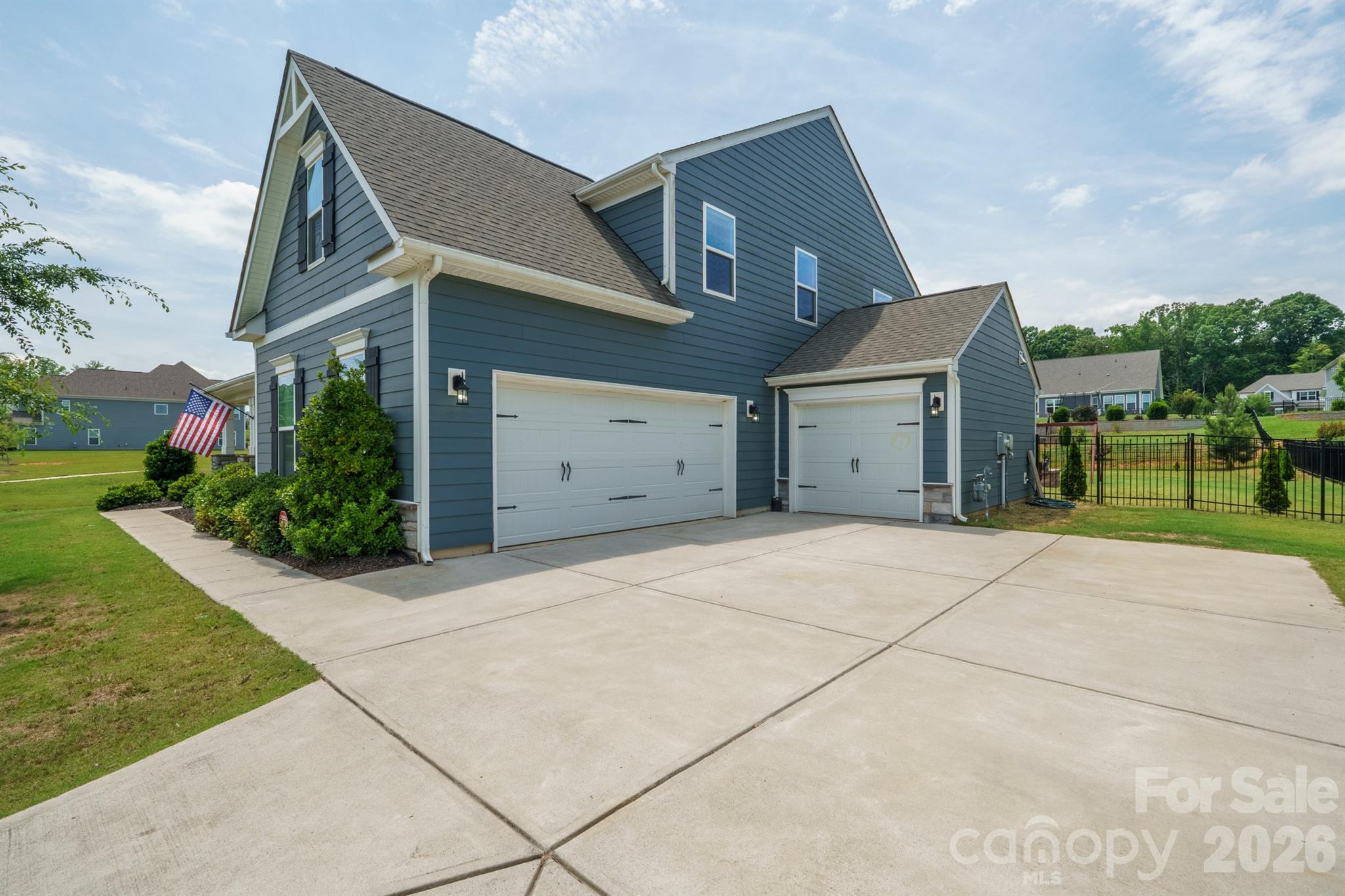 3 Car Garage - 282 Bouchard Drive, Waxhaw