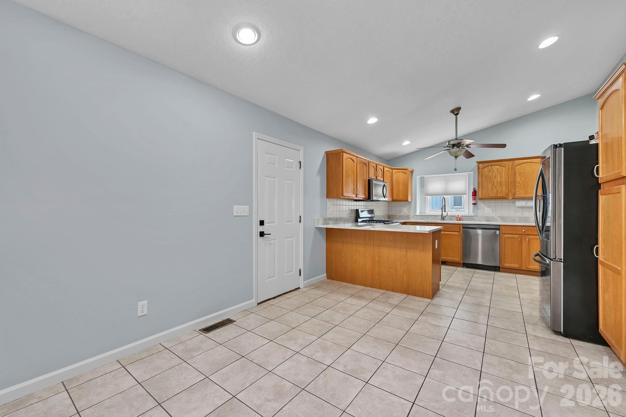 Townhouse at 434 Kyfields None, Weaverville, photo 9 of 21