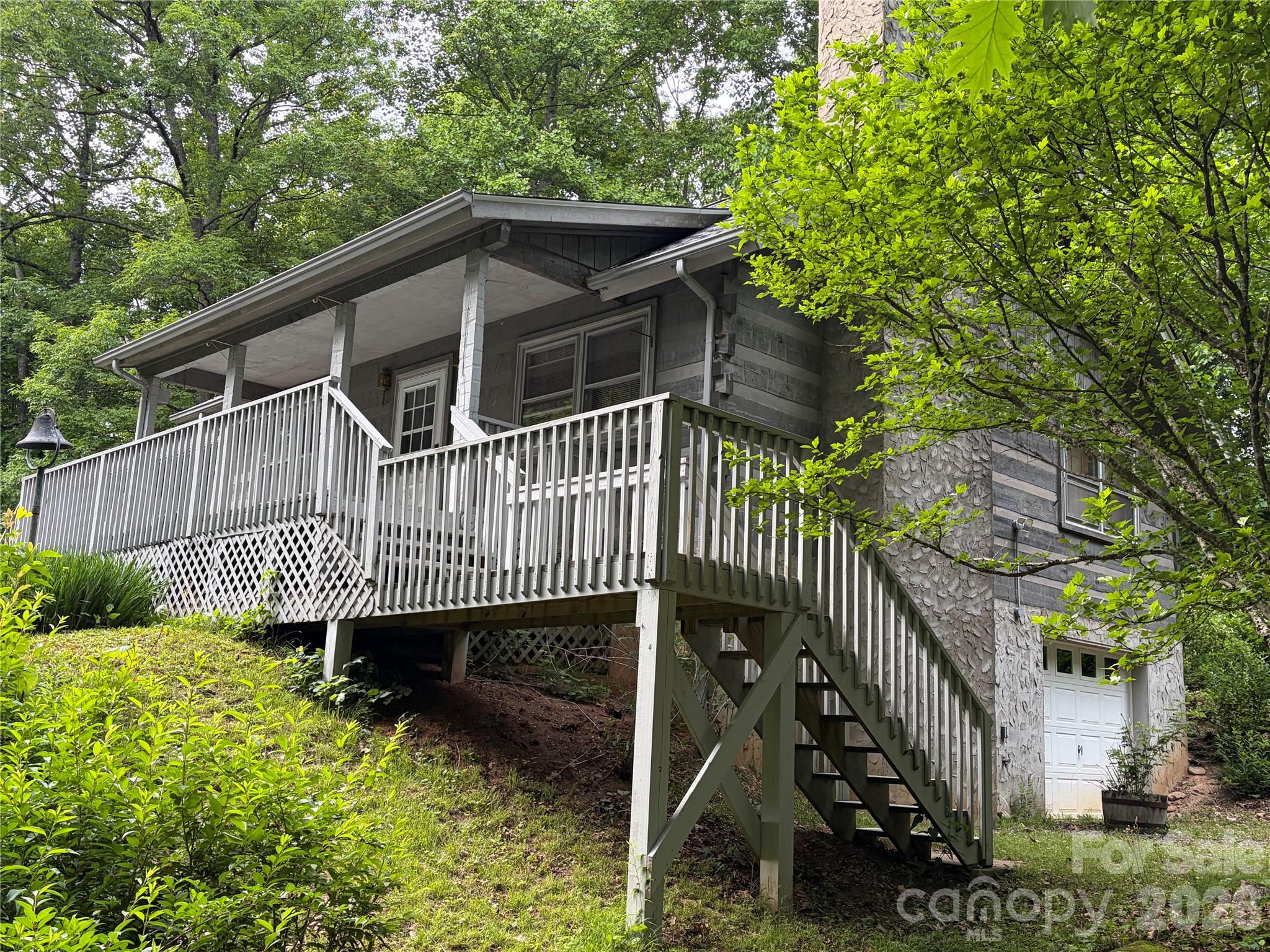 Single Family Residence at 377 Woodstream Road, Waynesville, photo 4 of 12