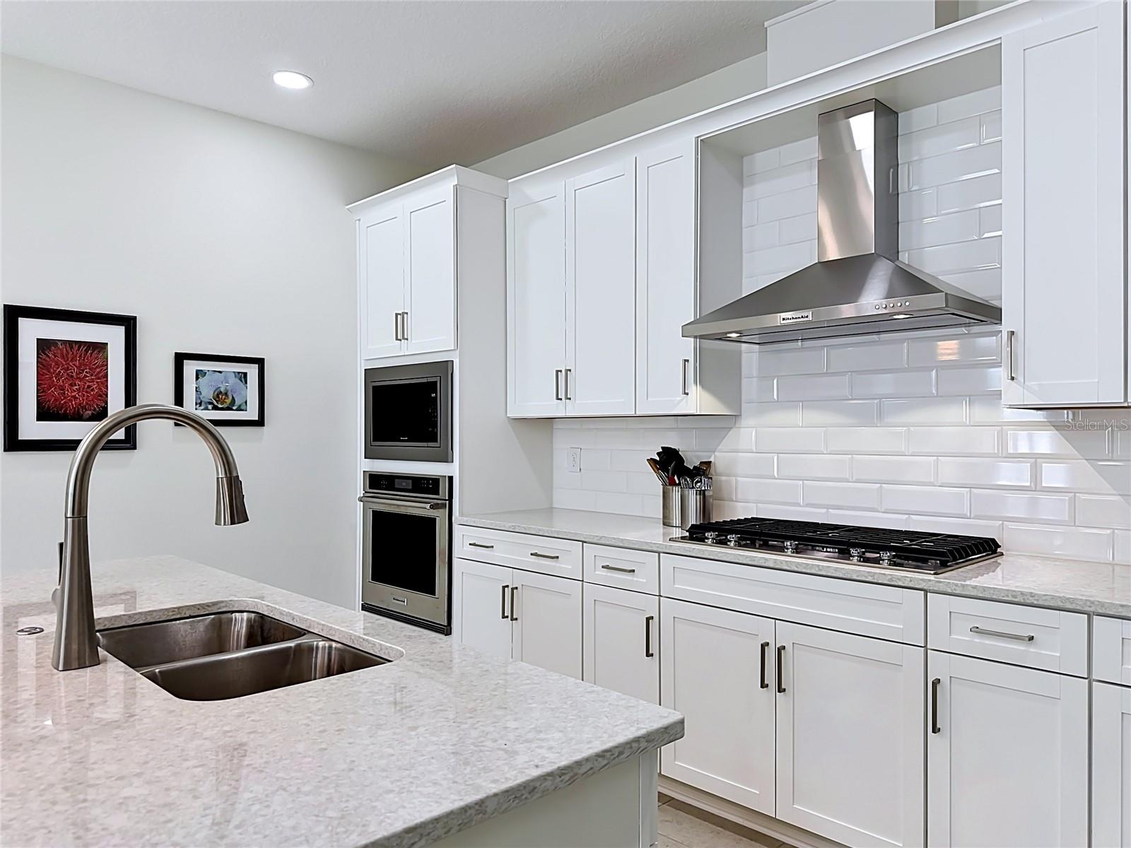 Villa at 18604 DAYSPRING PL, VENICE, photo 14 of 67