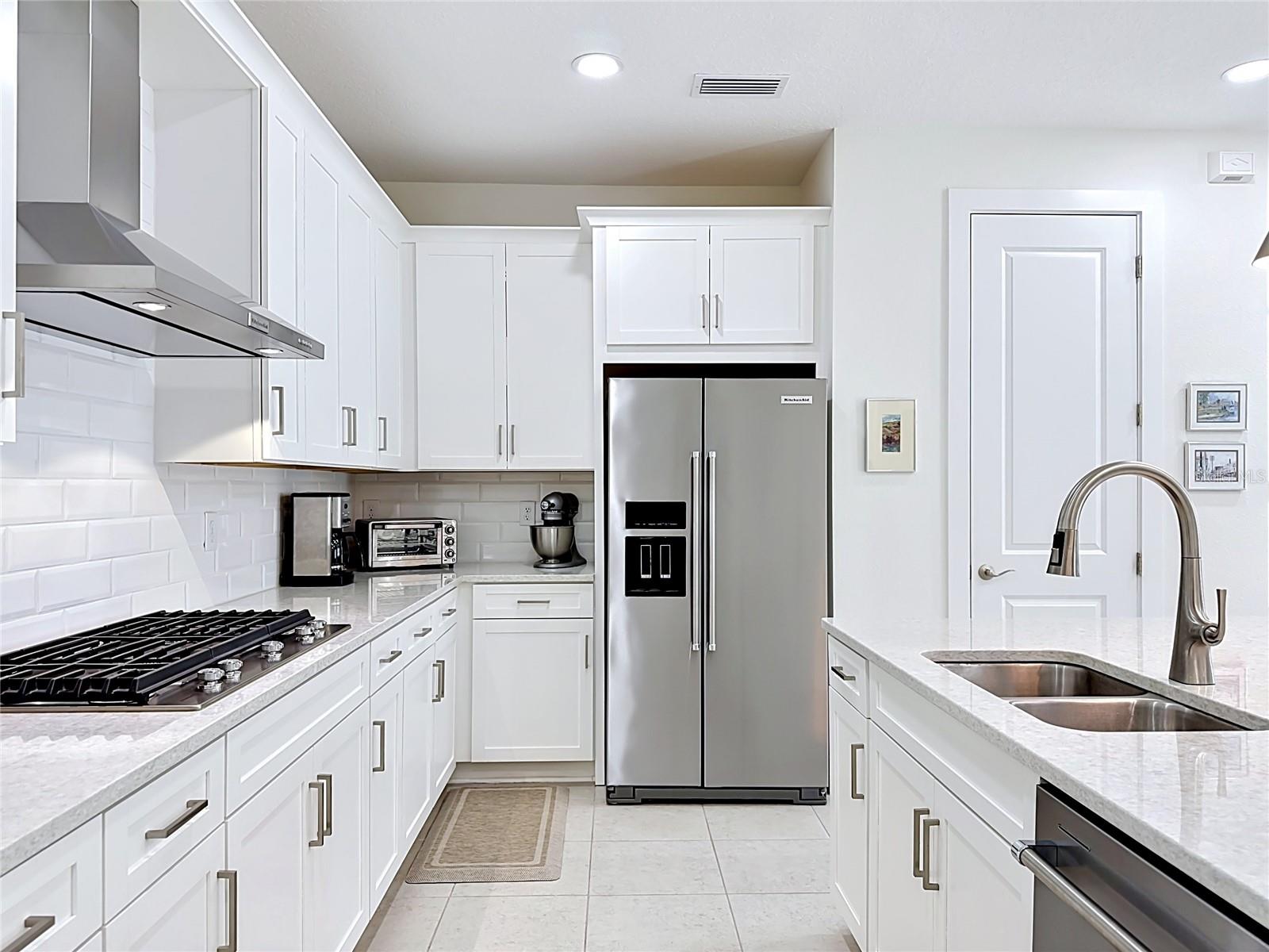 Villa at 18604 DAYSPRING PL, VENICE, photo 16 of 67