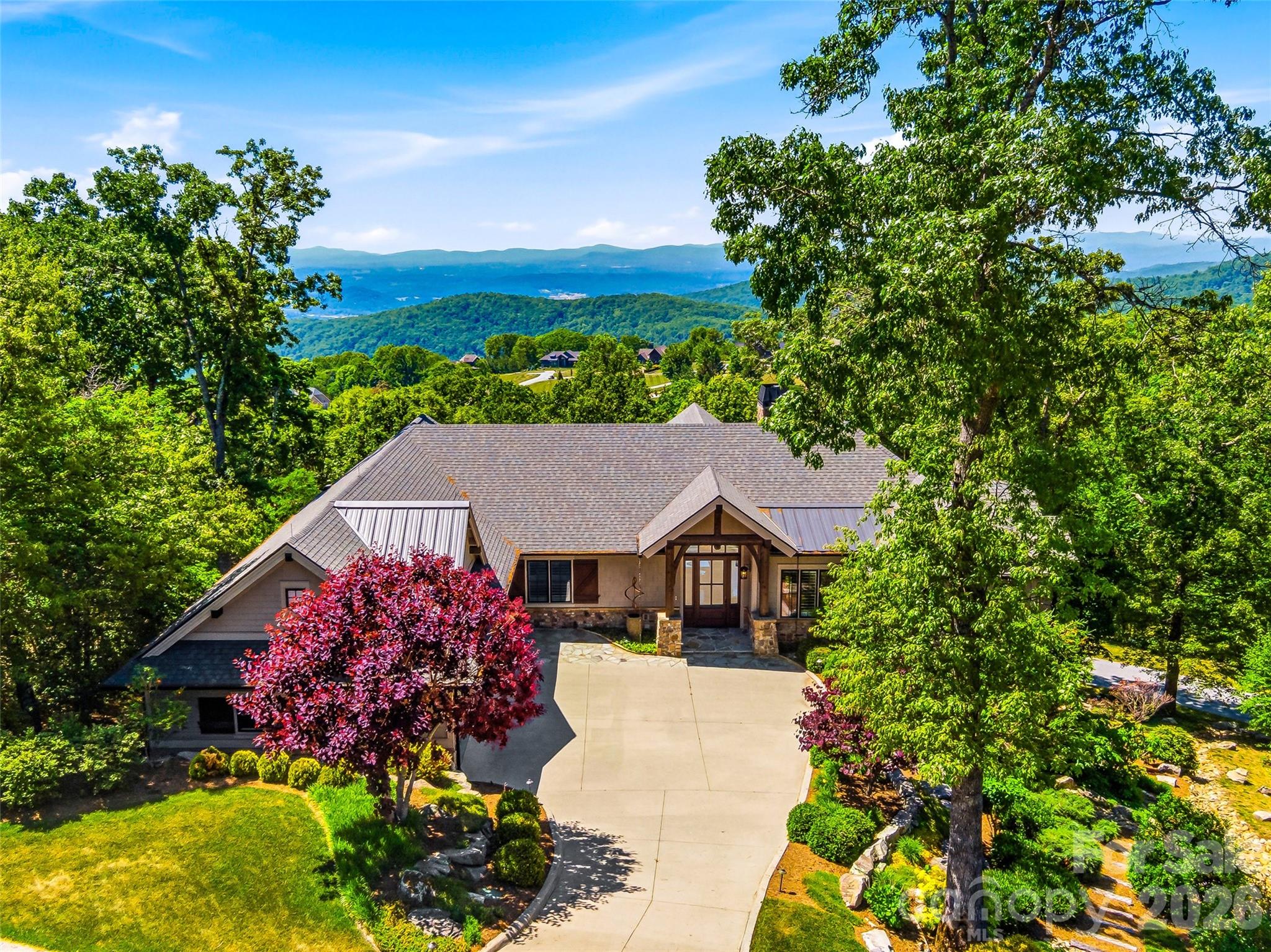 Single Family Residence at 236 Summerset Drive, Hendersonville, photo 3 of 49