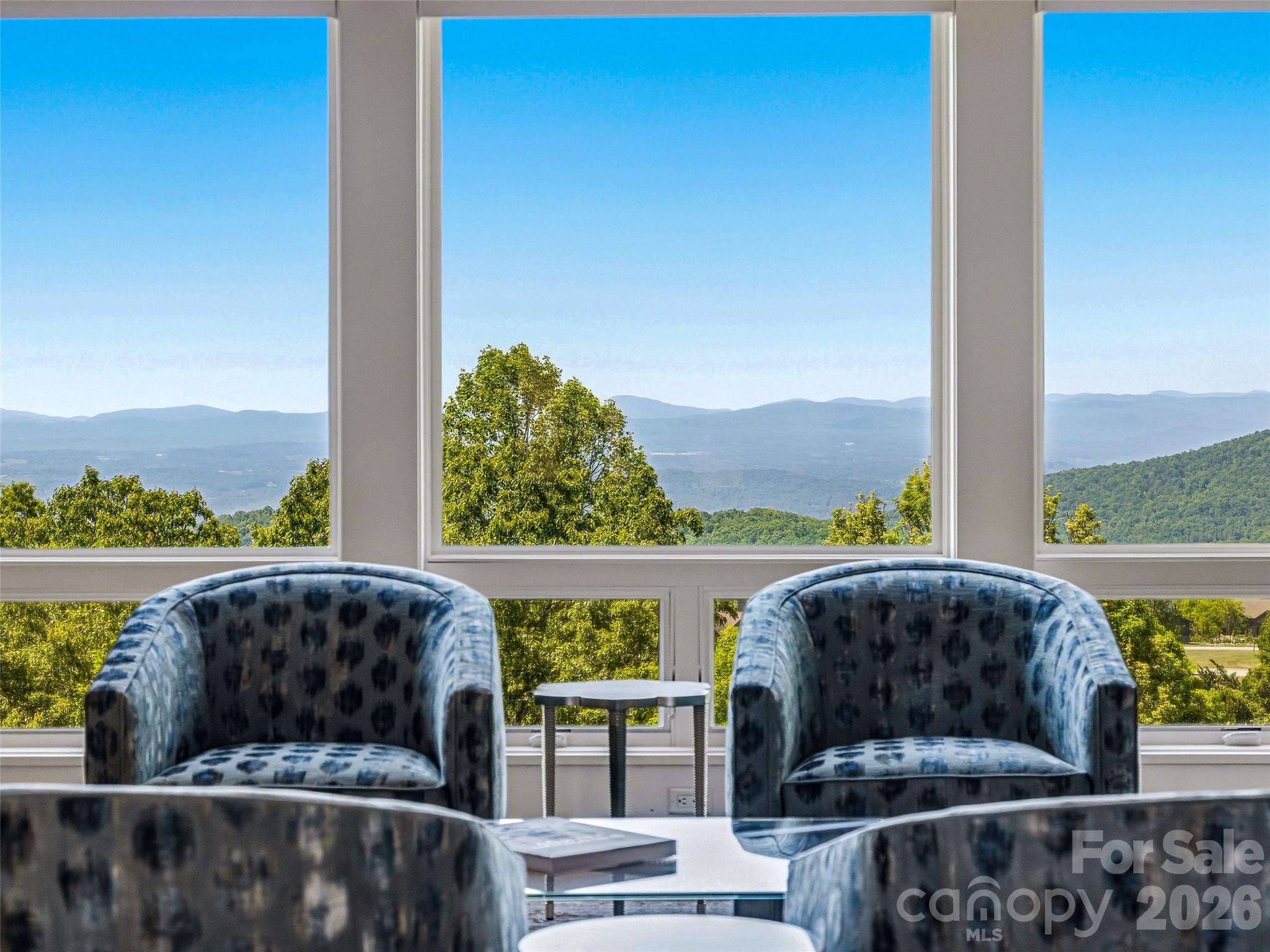 Single Family Residence at 236 Summerset Drive, Hendersonville, photo 5 of 48