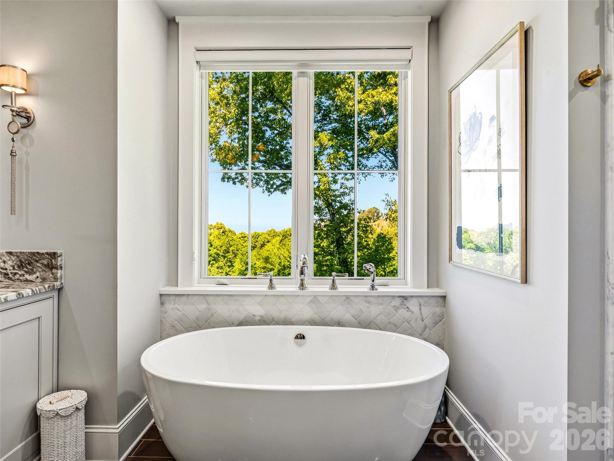 Single Family Residence at 236 Summerset Drive, Hendersonville, photo 21 of 48
