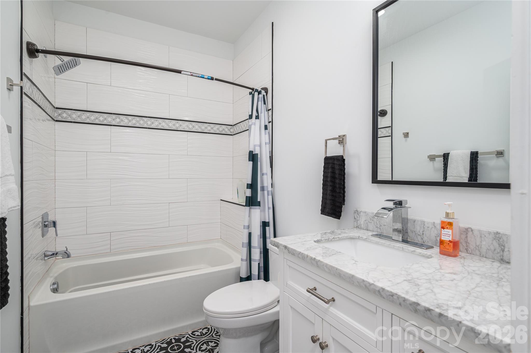 Guest Bathroom with custom tile shower - 2725 Eagle Drive, Lincolnton