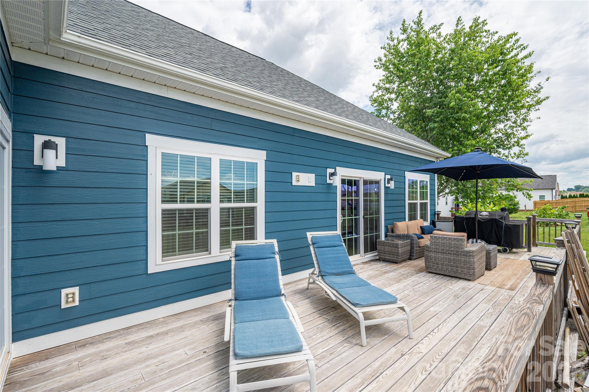 Oversized back deck plenty of area for lounging and entertaining - 2725 Eagle Drive, Lincolnton