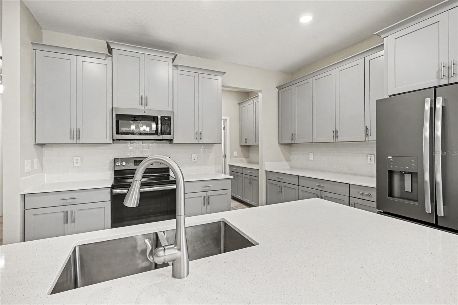 Single Family Residence at 490 BRUNSWICK DR, DAVENPORT, photo 11 of 29